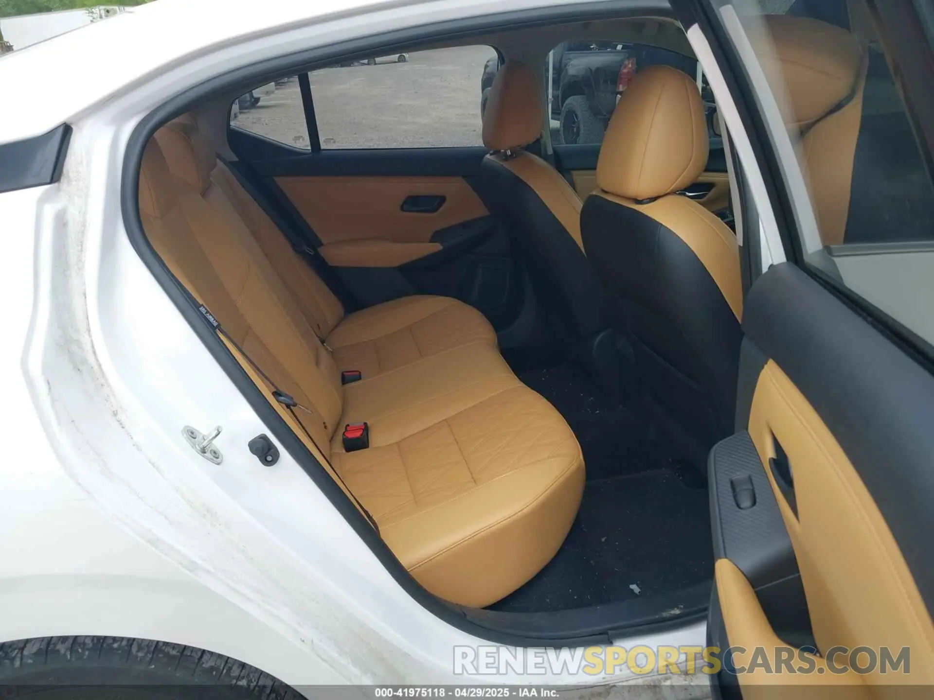 8 fotografías del automóvil dañado 3N1AB8CV1RY218684 NISSAN SENTRA 2024
