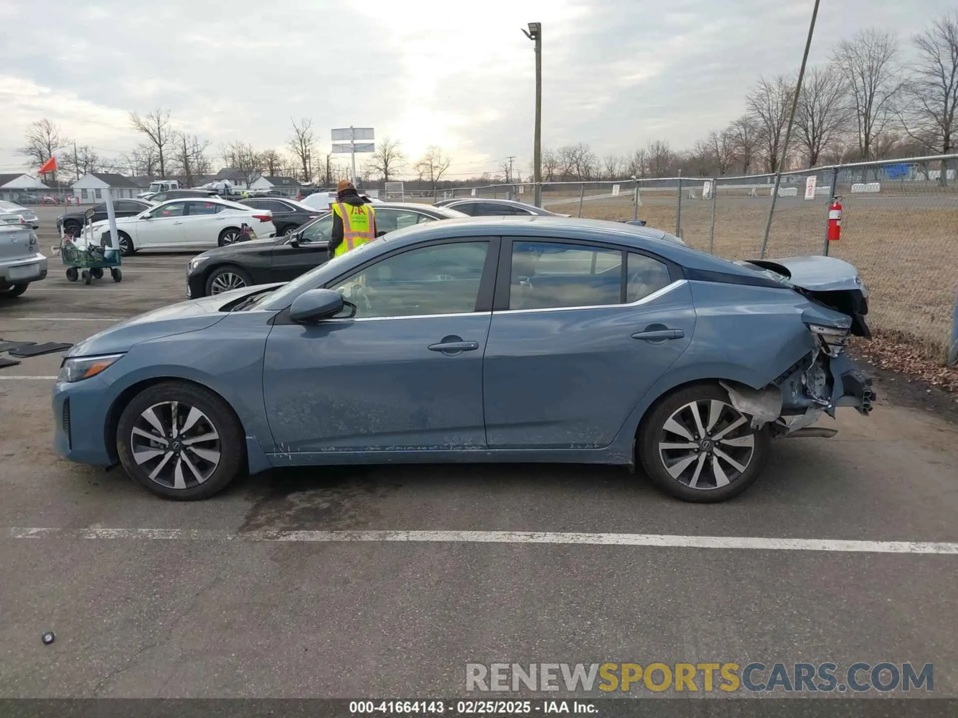 14 fotografías del automóvil dañado 3N1AB8CV1RY240264 NISSAN SENTRA 2024