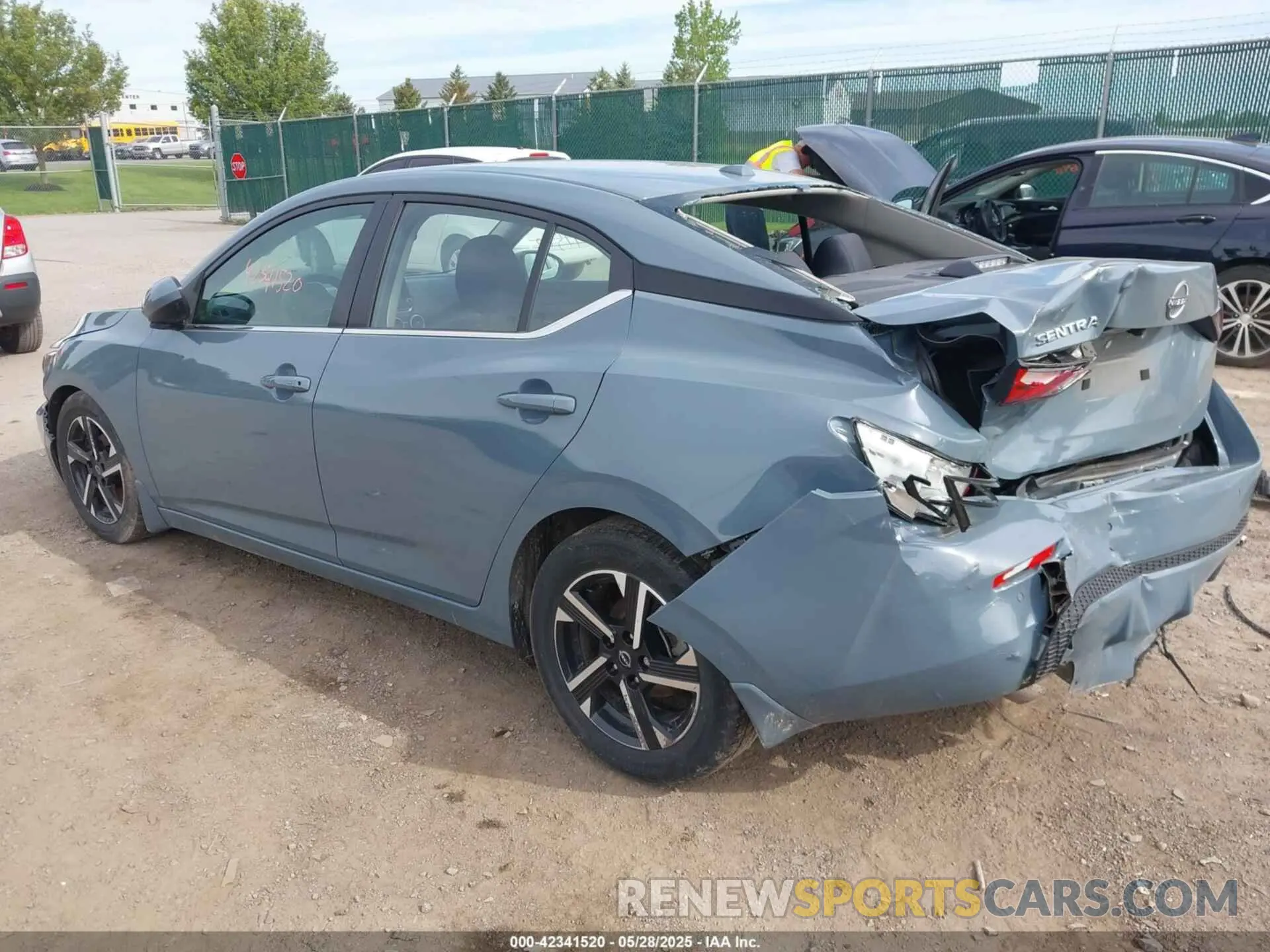 3 fotografías del automóvil dañado 3N1AB8CV1RY258697 NISSAN SENTRA 2024