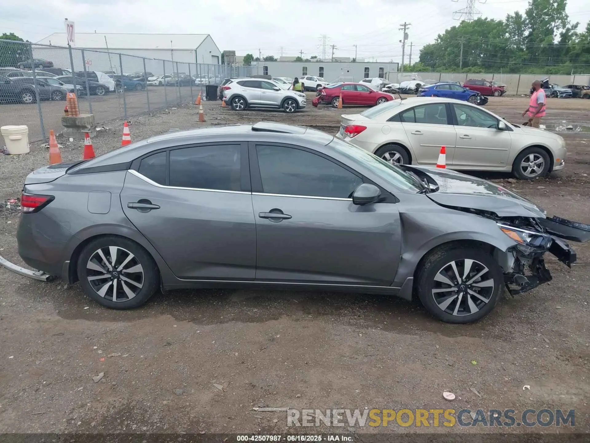 13 fotografías del automóvil dañado 3N1AB8CV1RY280232 NISSAN SENTRA 2024
