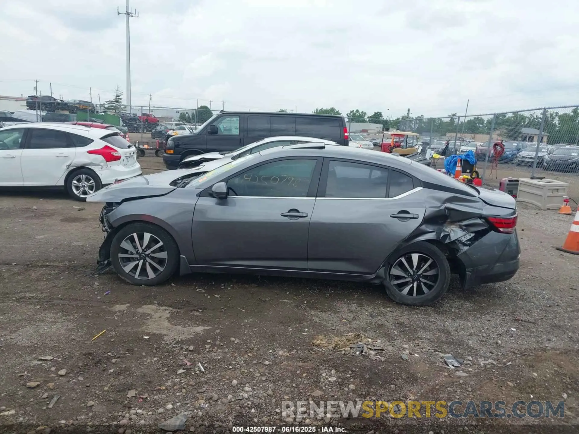14 fotografías del automóvil dañado 3N1AB8CV1RY280232 NISSAN SENTRA 2024