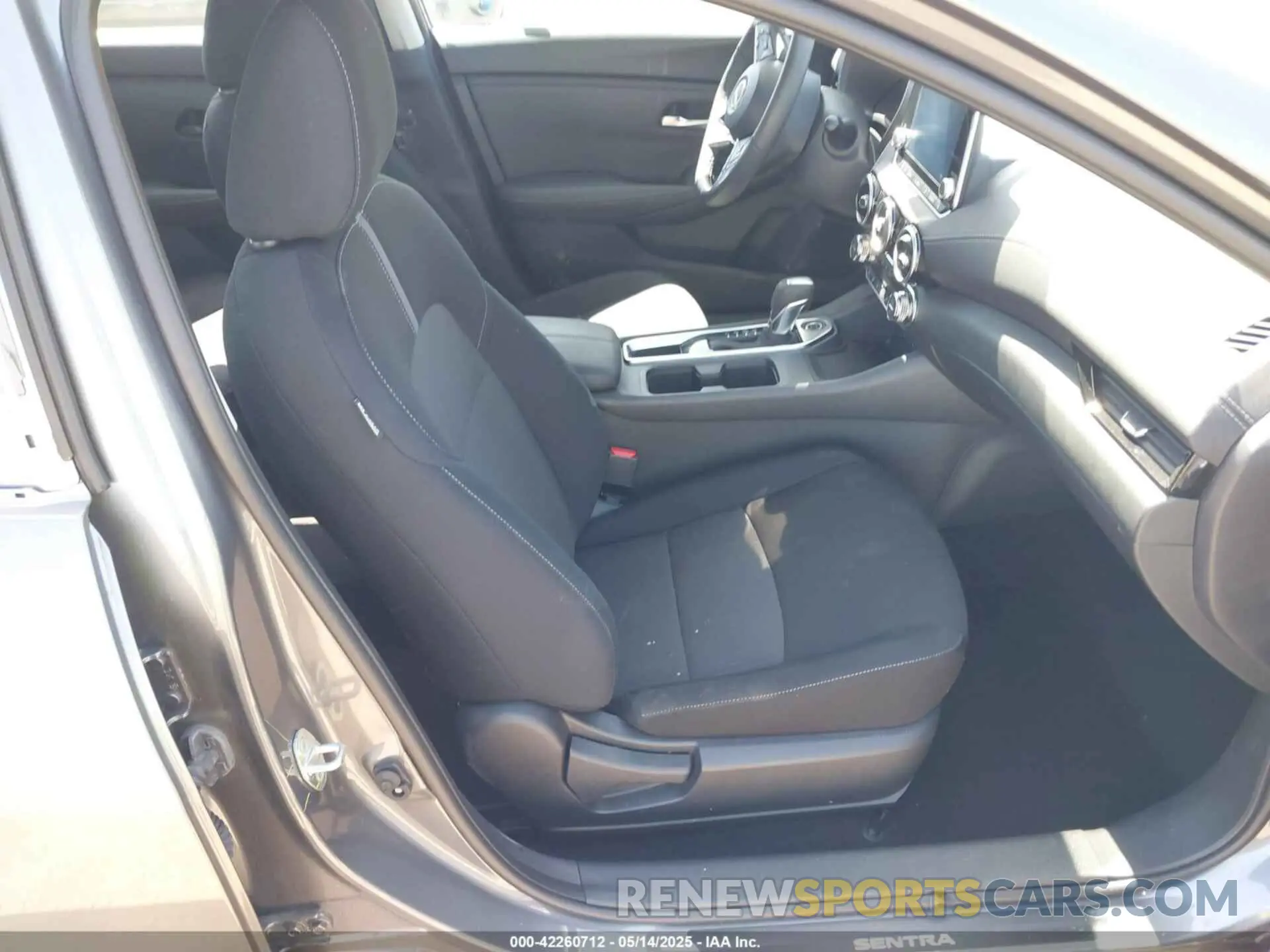 5 fotografías del automóvil dañado 3N1AB8CV2RY241102 NISSAN SENTRA 2024