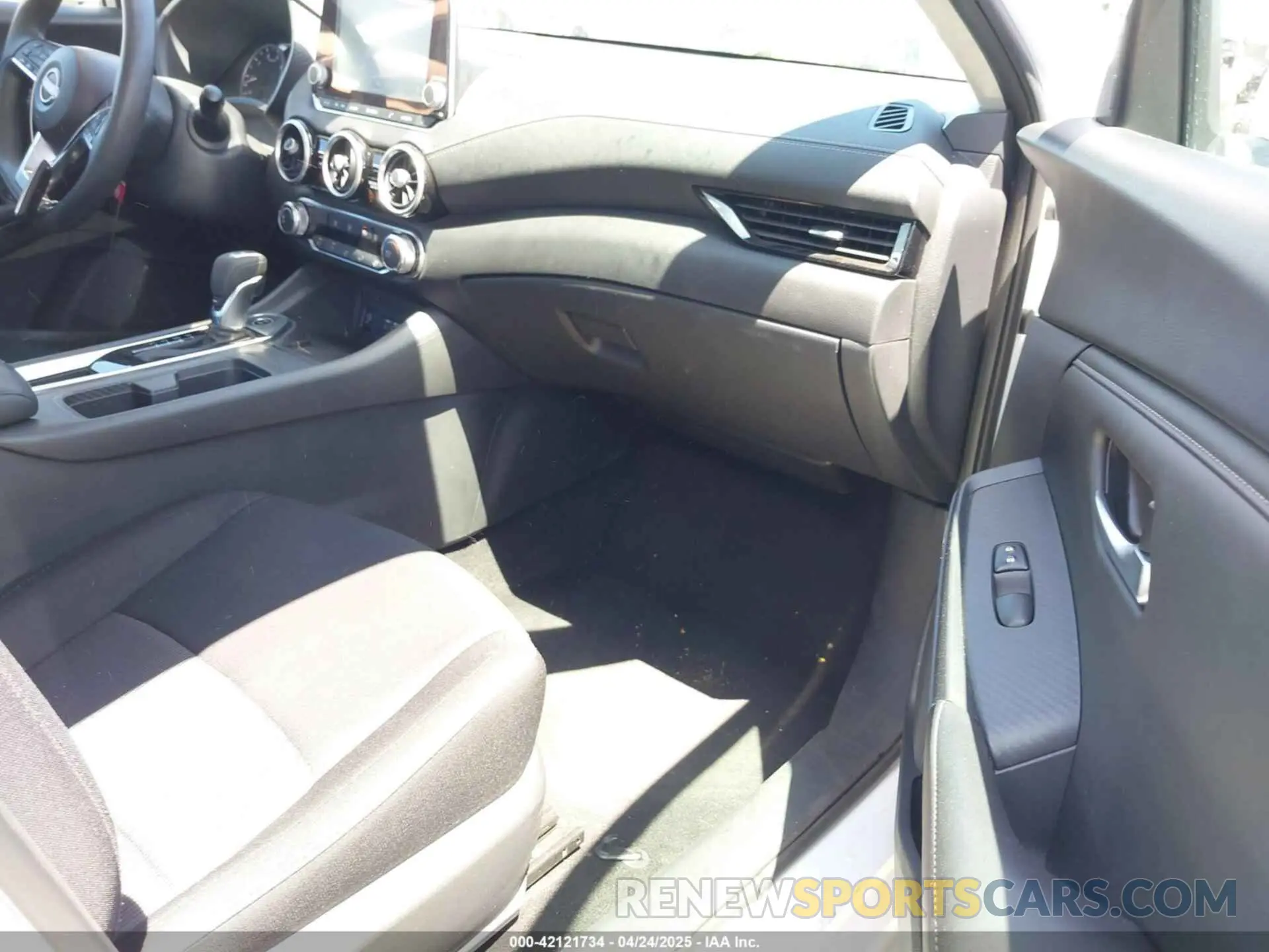 5 fotografías del automóvil dañado 3N1AB8CV2RY292020 NISSAN SENTRA 2024