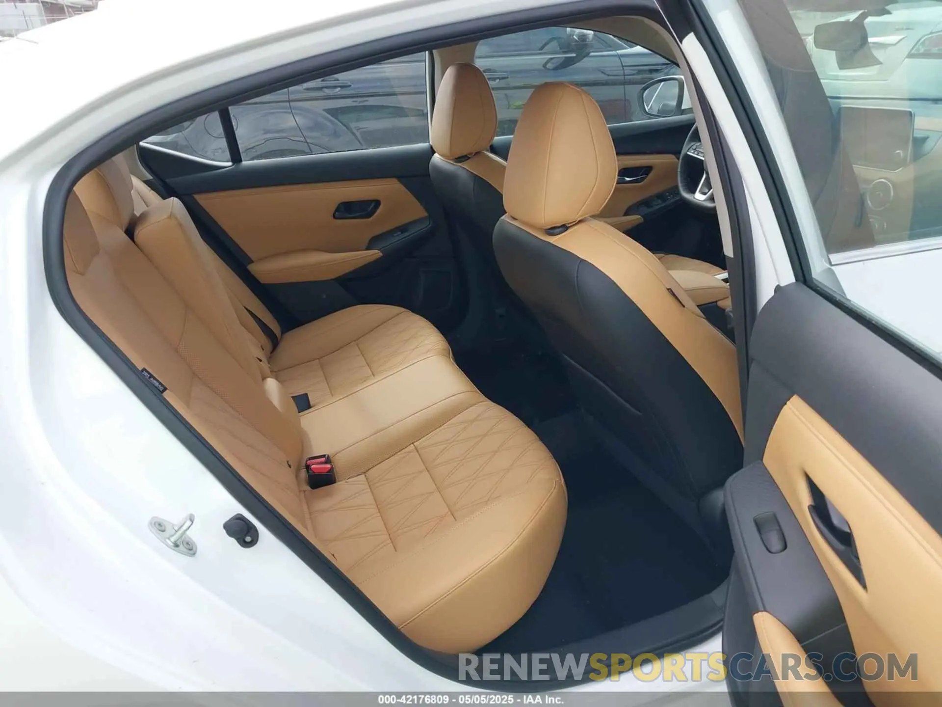 8 fotografías del automóvil dañado 3N1AB8CV2RY383613 NISSAN SENTRA 2024