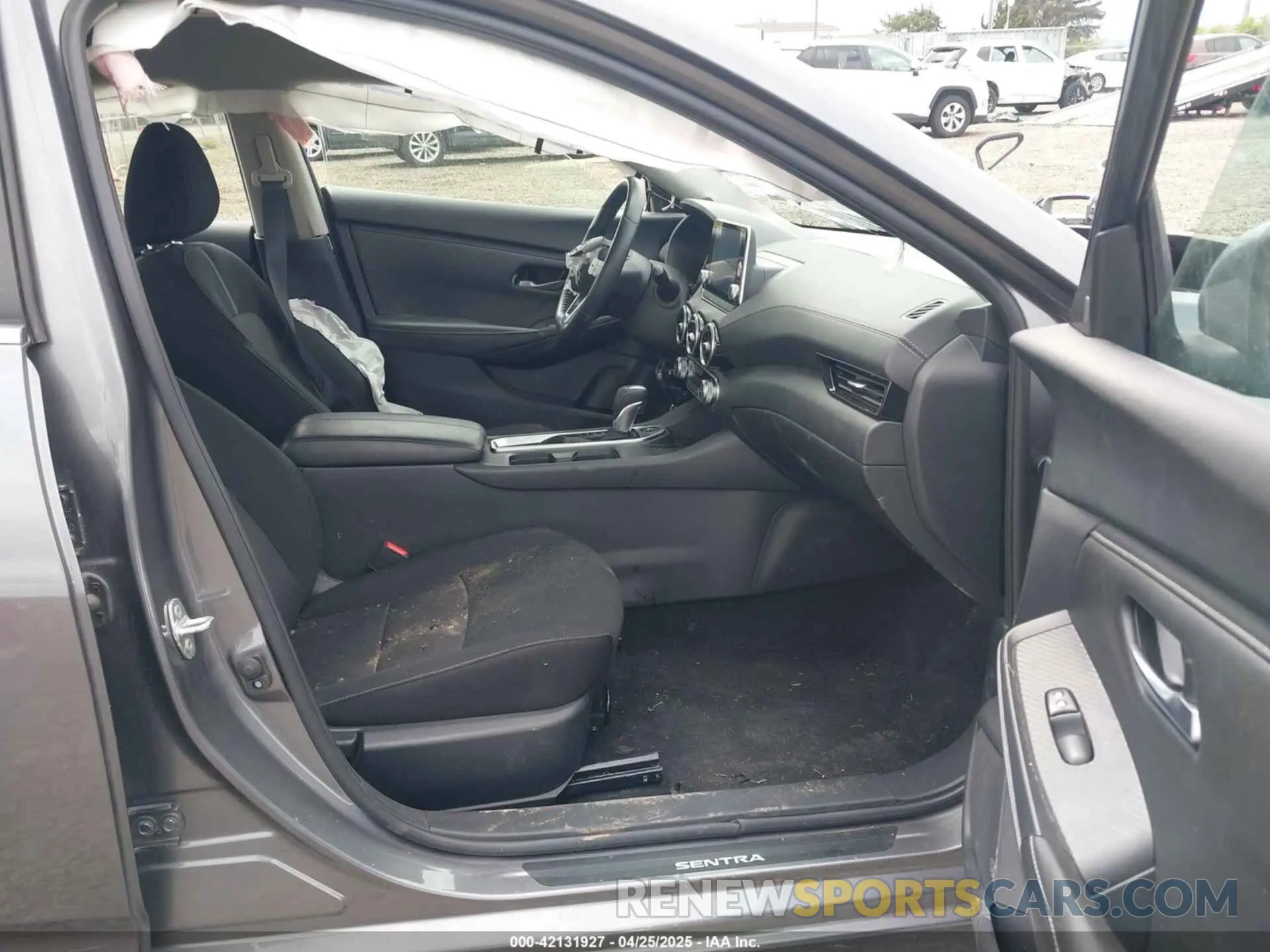 5 fotografías del automóvil dañado 3N1AB8CV3RY204396 NISSAN SENTRA 2024