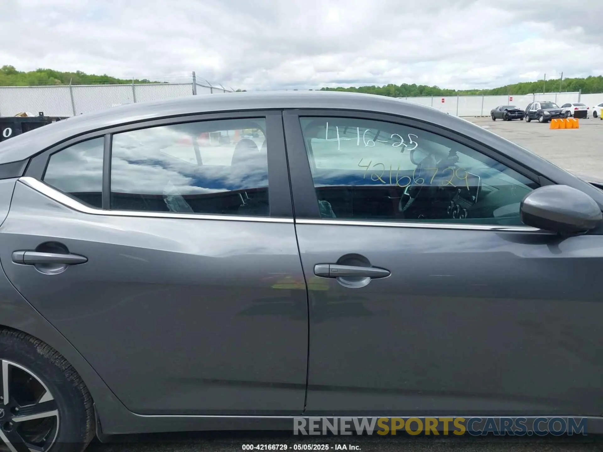 13 fotografías del automóvil dañado 3N1AB8CV3RY308838 NISSAN SENTRA 2024