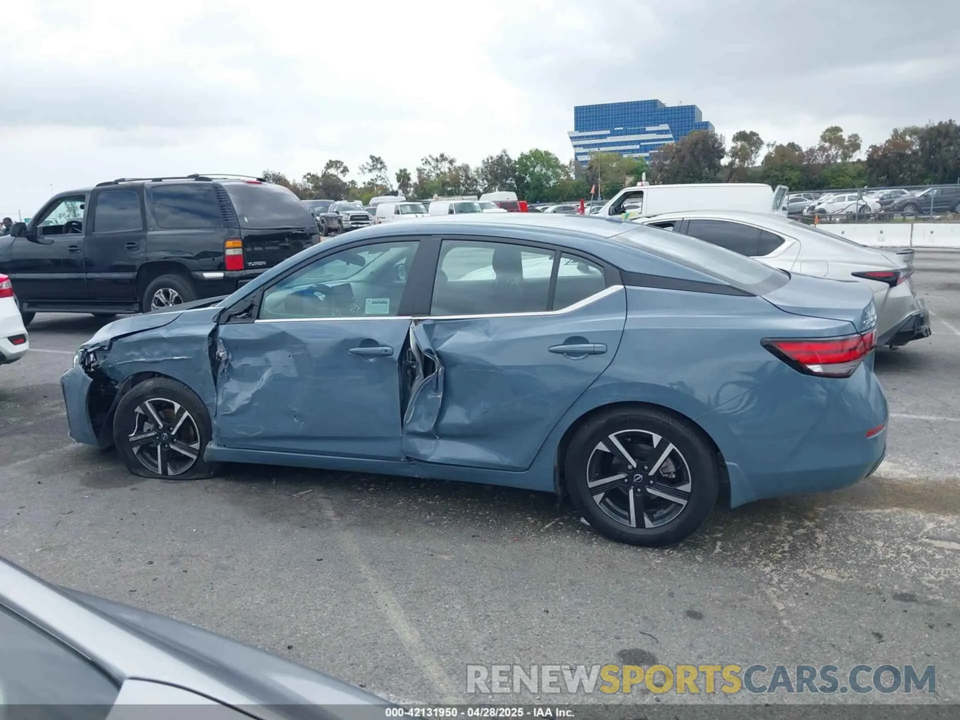15 fotografías del automóvil dañado 3N1AB8CV4RY260119 NISSAN SENTRA 2024