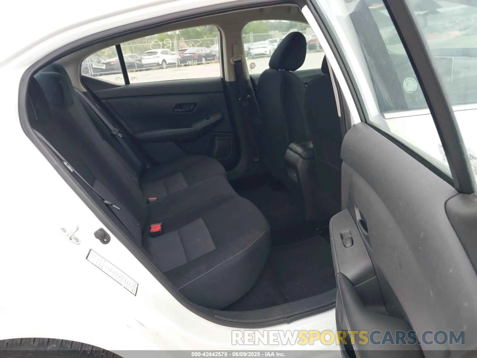 8 fotografías del automóvil dañado 3N1AB8CV4RY274313 NISSAN SENTRA 2024