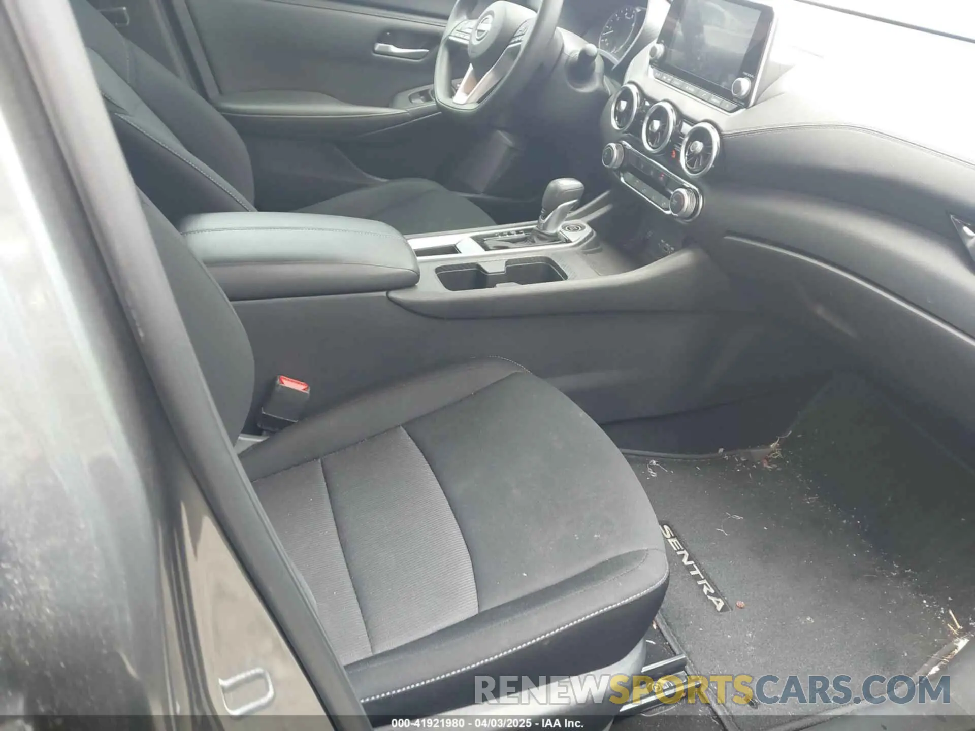 5 fotografías del automóvil dañado 3N1AB8CV5RY249890 NISSAN SENTRA 2024