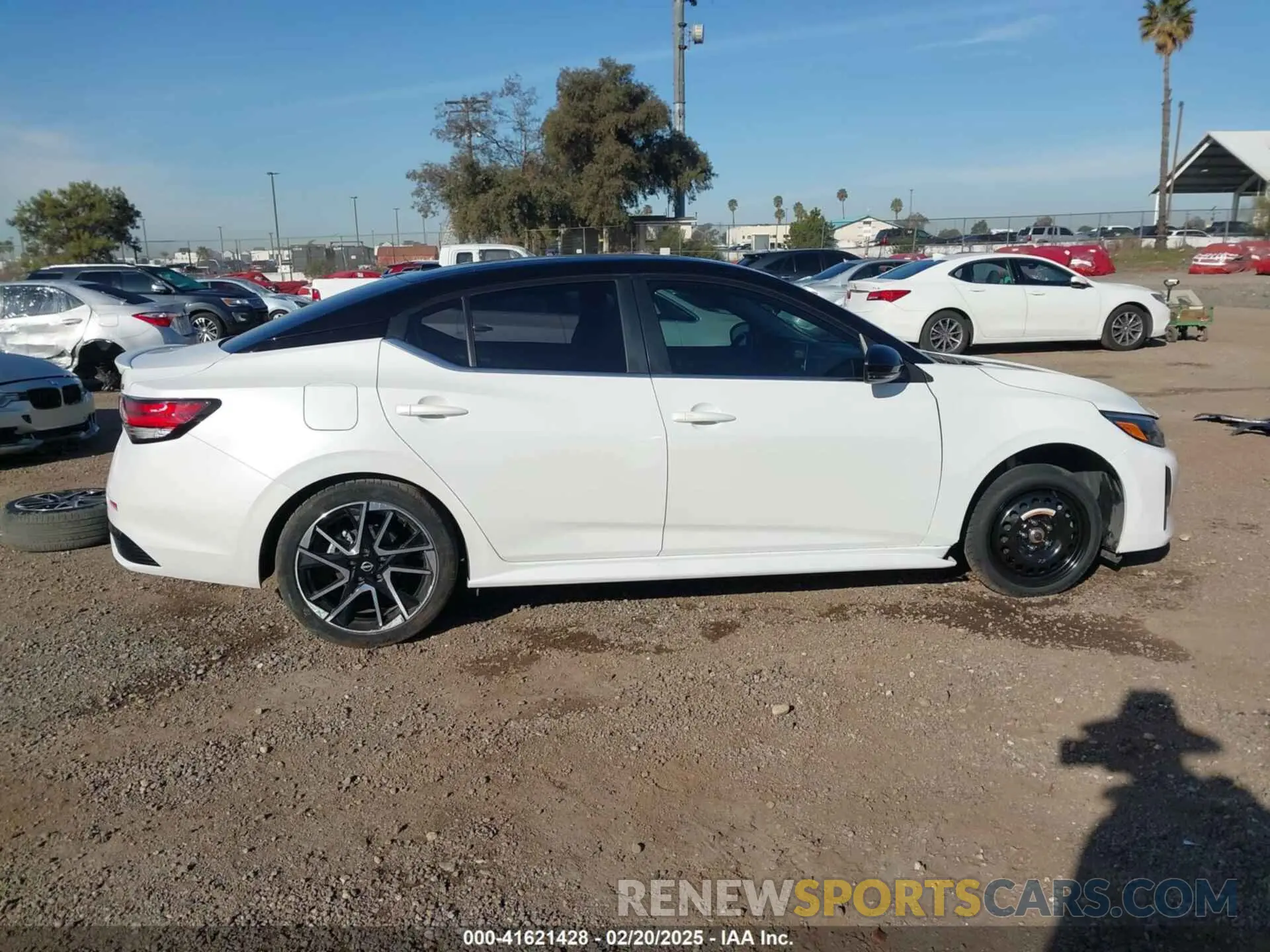 14 fotografías del automóvil dañado 3N1AB8DV0RY247009 NISSAN SENTRA 2024