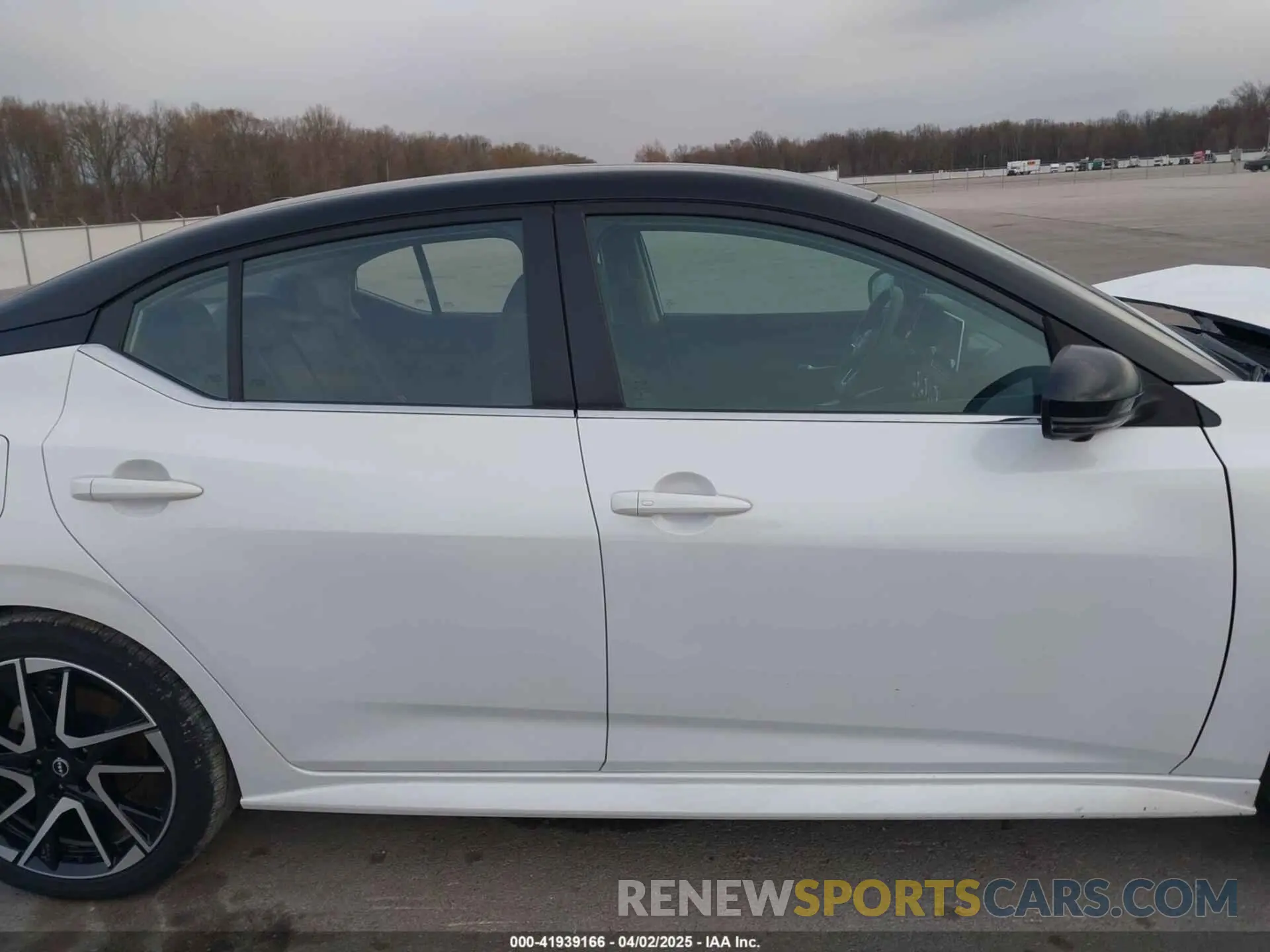 14 fotografías del automóvil dañado 3N1AB8DV0RY386850 NISSAN SENTRA 2024