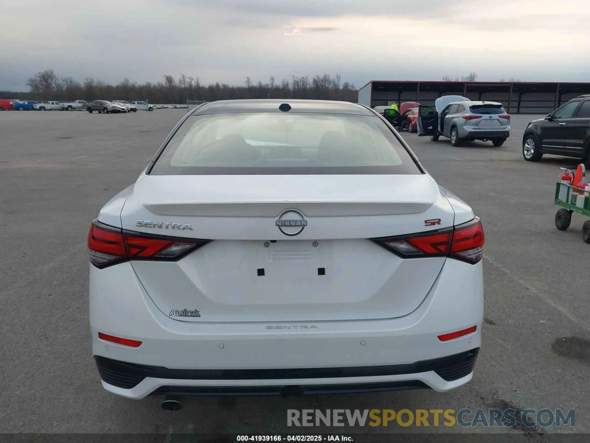 17 fotografías del automóvil dañado 3N1AB8DV0RY386850 NISSAN SENTRA 2024
