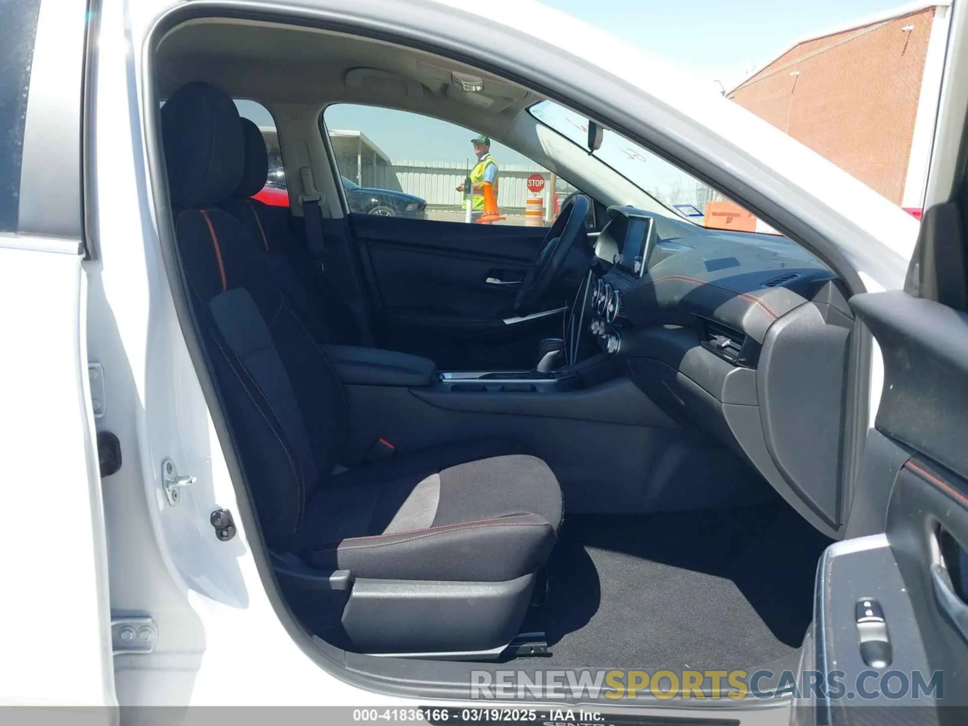 5 fotografías del automóvil dañado 3N1AB8DV1RY382998 NISSAN SENTRA 2024