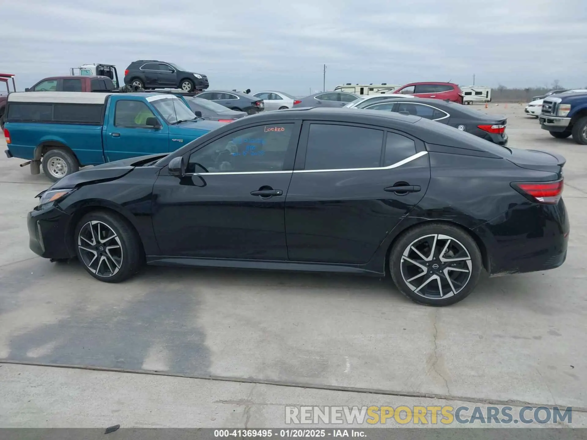 13 fotografías del automóvil dañado 3N1AB8DV4RY377780 NISSAN SENTRA 2024
