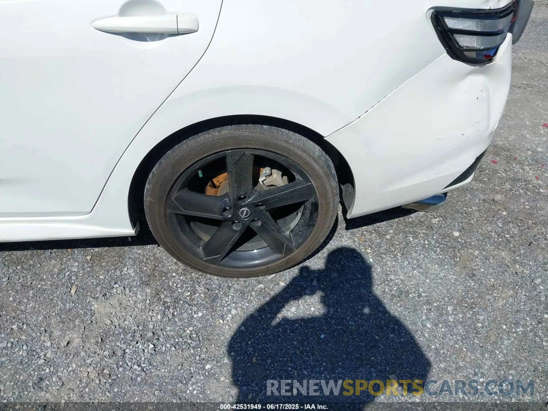 12 fotografías del automóvil dañado 3N1AB8DV5RY206567 NISSAN SENTRA 2024