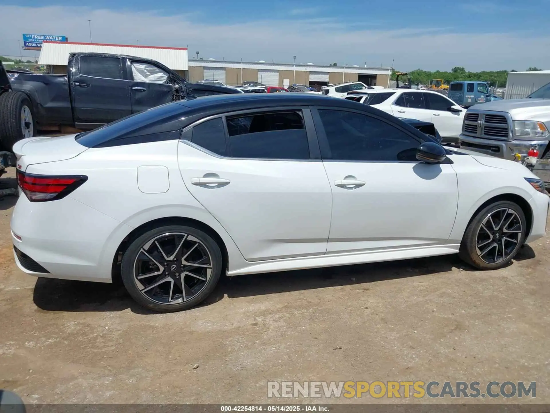 13 fotografías del automóvil dañado 3N1AB8DV5RY286078 NISSAN SENTRA 2024