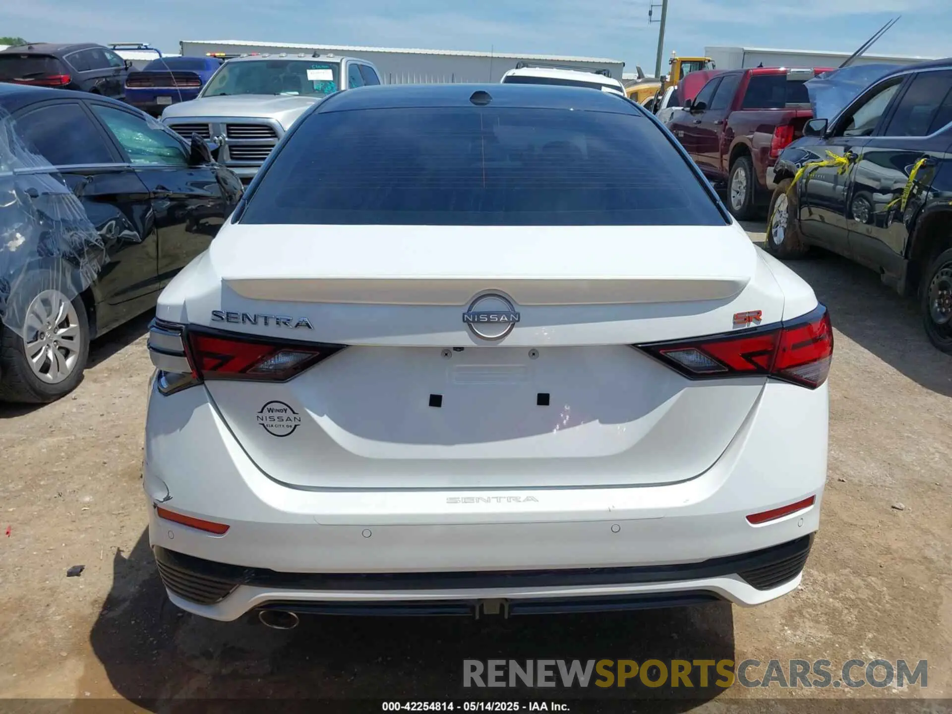 16 fotografías del automóvil dañado 3N1AB8DV5RY286078 NISSAN SENTRA 2024