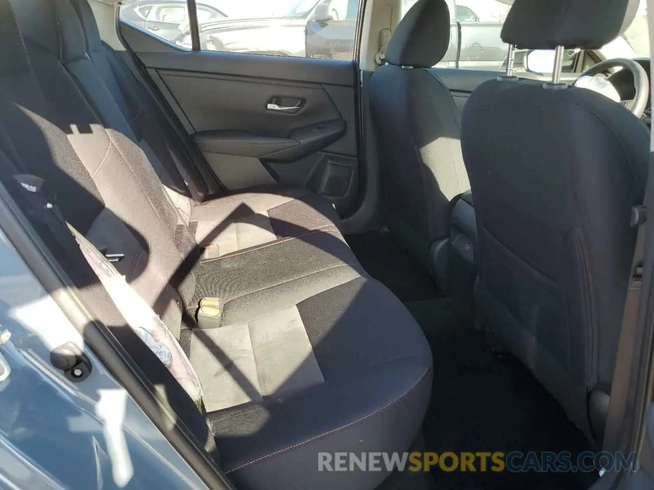 10 fotografías del automóvil dañado 3N1AB8DV6RY304636 NISSAN SENTRA 2024