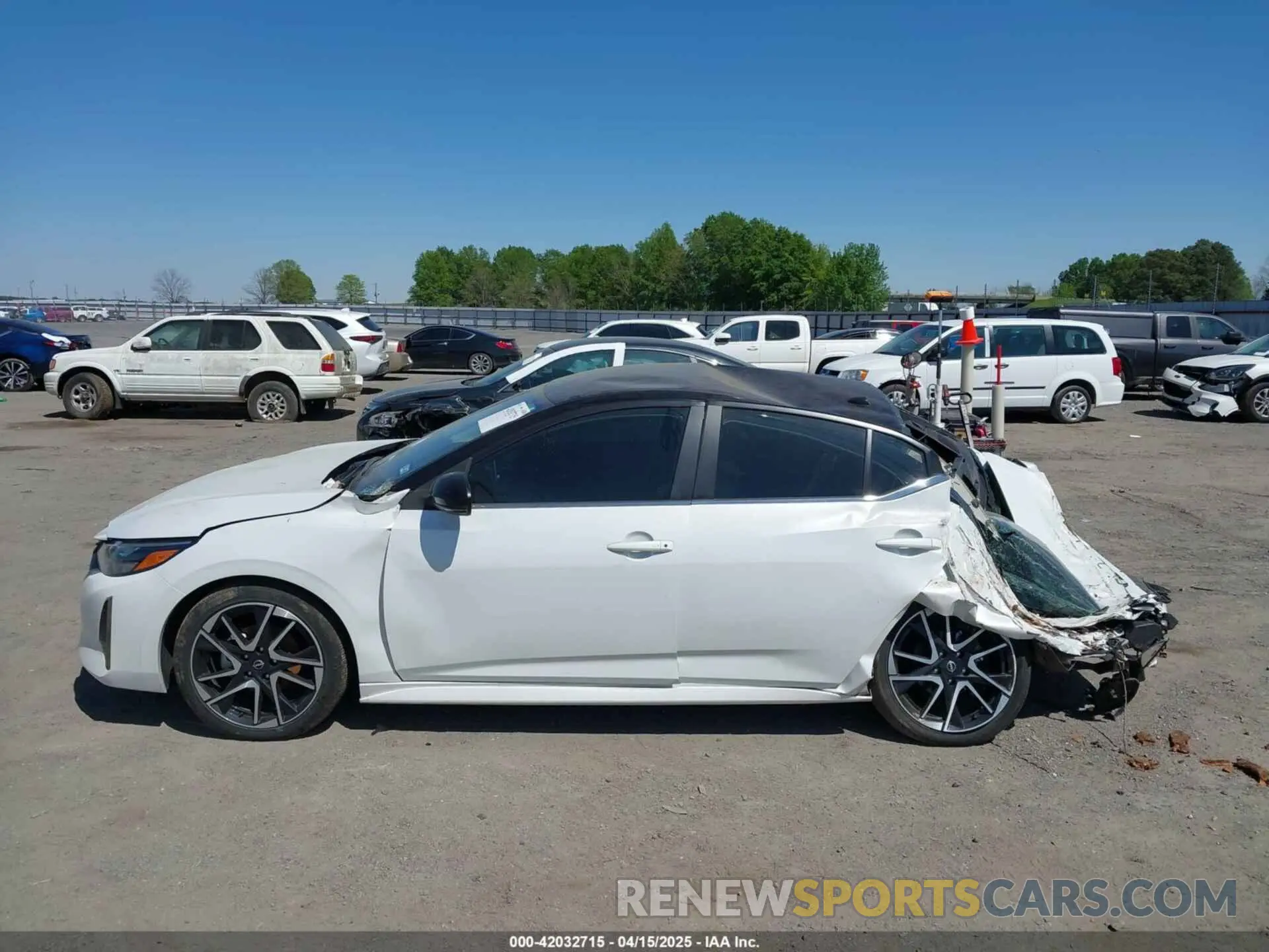 15 fotografías del automóvil dañado 3N1AB8DV7RY361640 NISSAN SENTRA 2024