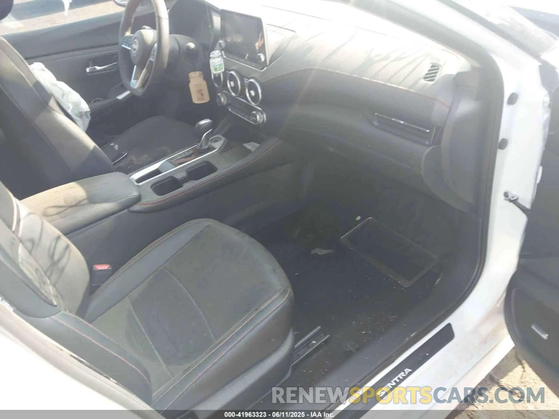 5 fotografías del automóvil dañado 3N1AB8DV9RY201601 NISSAN SENTRA 2024