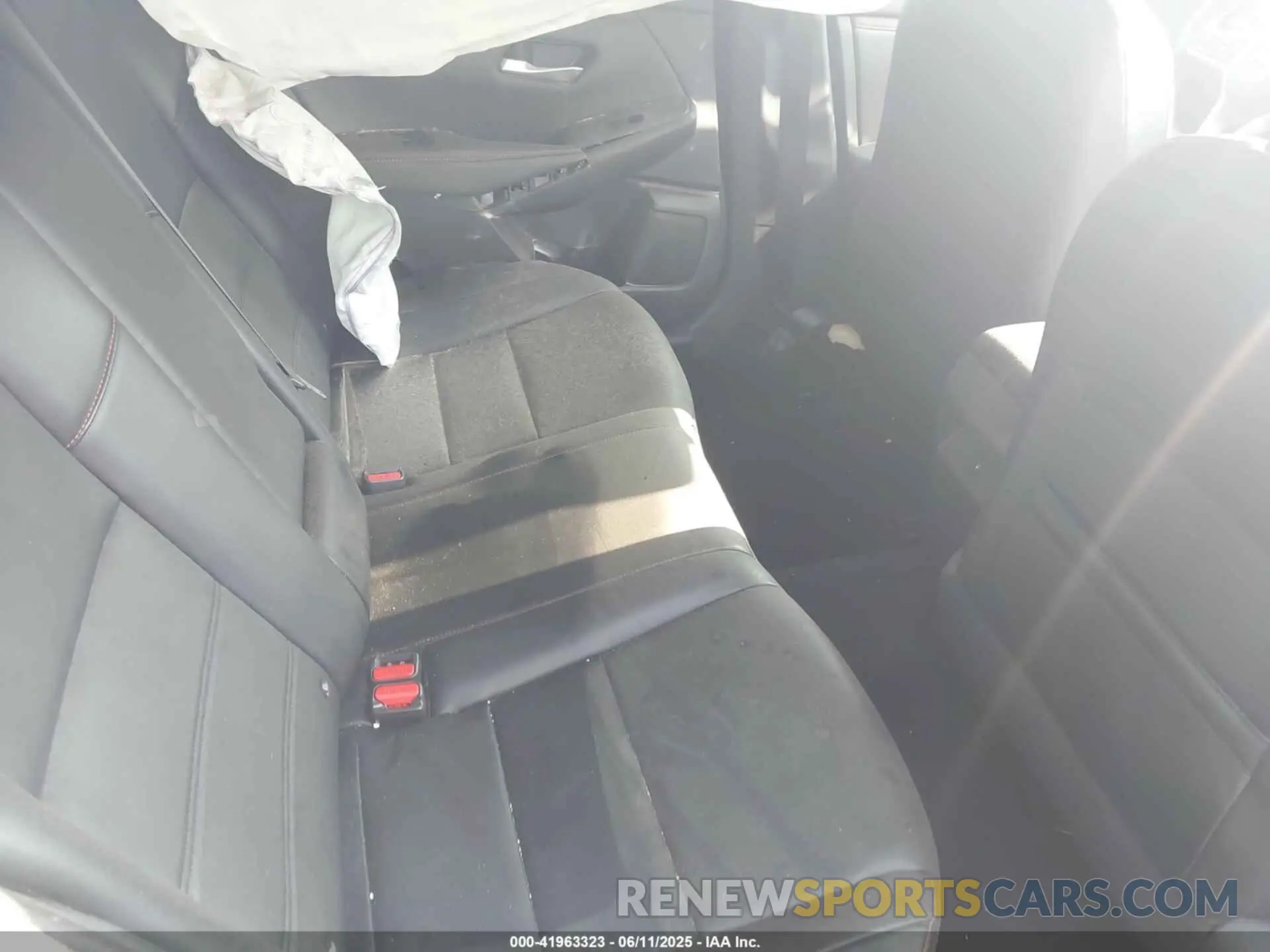 8 fotografías del automóvil dañado 3N1AB8DV9RY201601 NISSAN SENTRA 2024