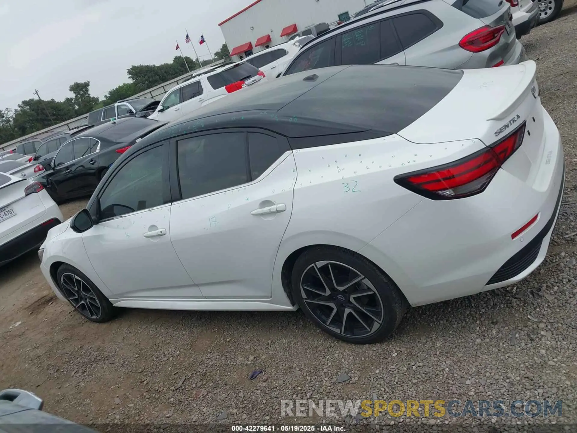 14 fotografías del automóvil dañado 3N1AB8DVXRY378822 NISSAN SENTRA 2024