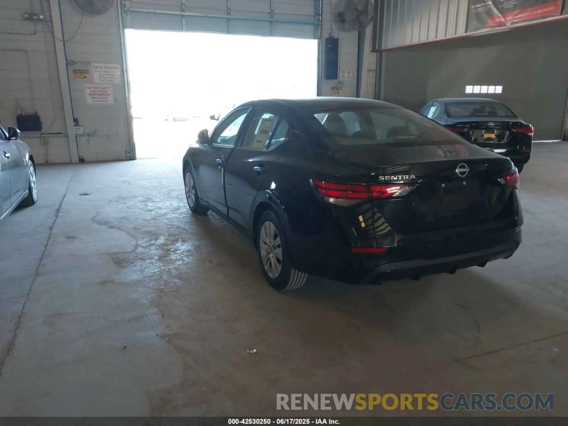 3 fotografías del automóvil dañado 3N1AB8BV1SY322695 NISSAN SENTRA 2025