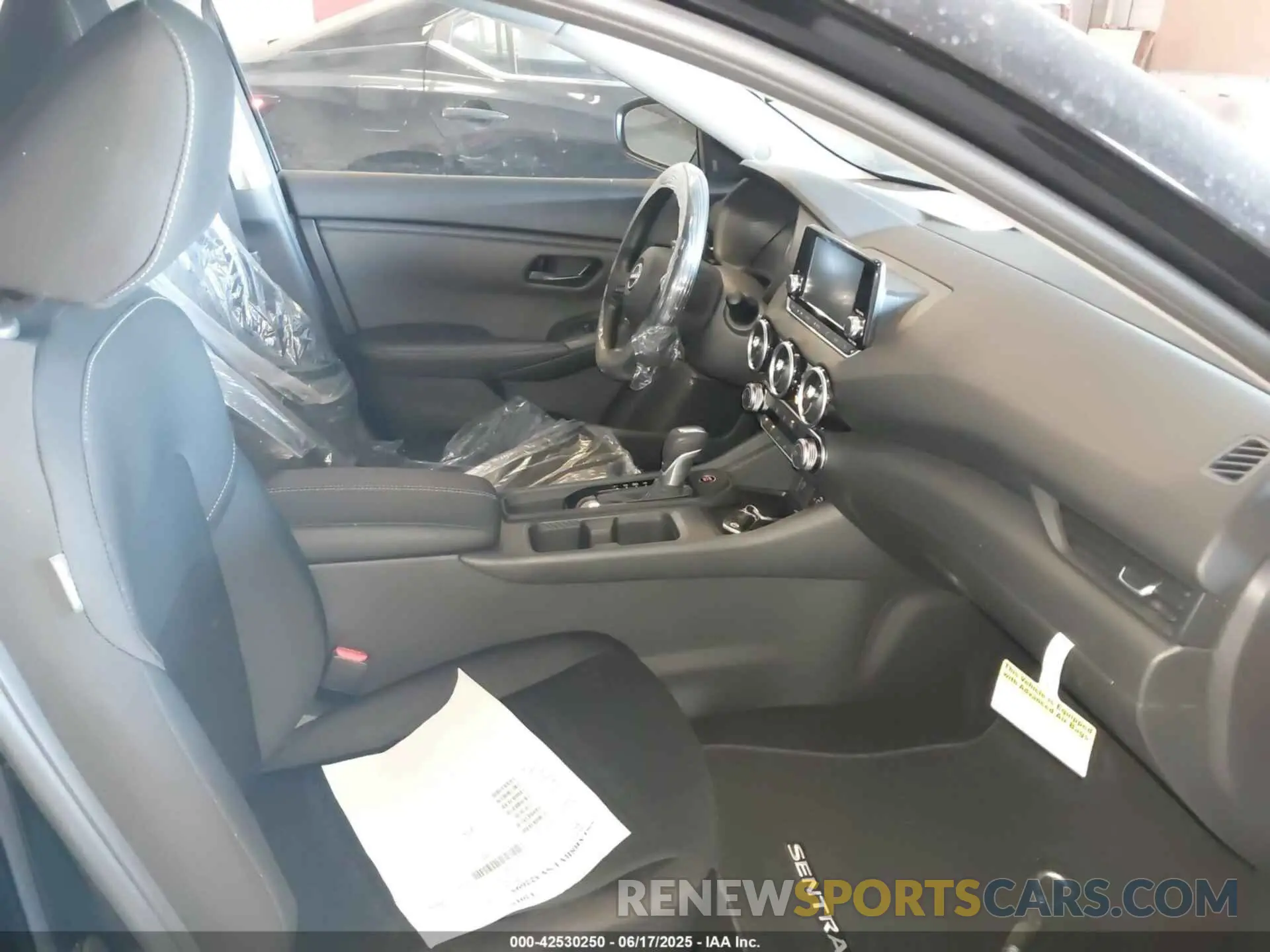5 fotografías del automóvil dañado 3N1AB8BV1SY322695 NISSAN SENTRA 2025