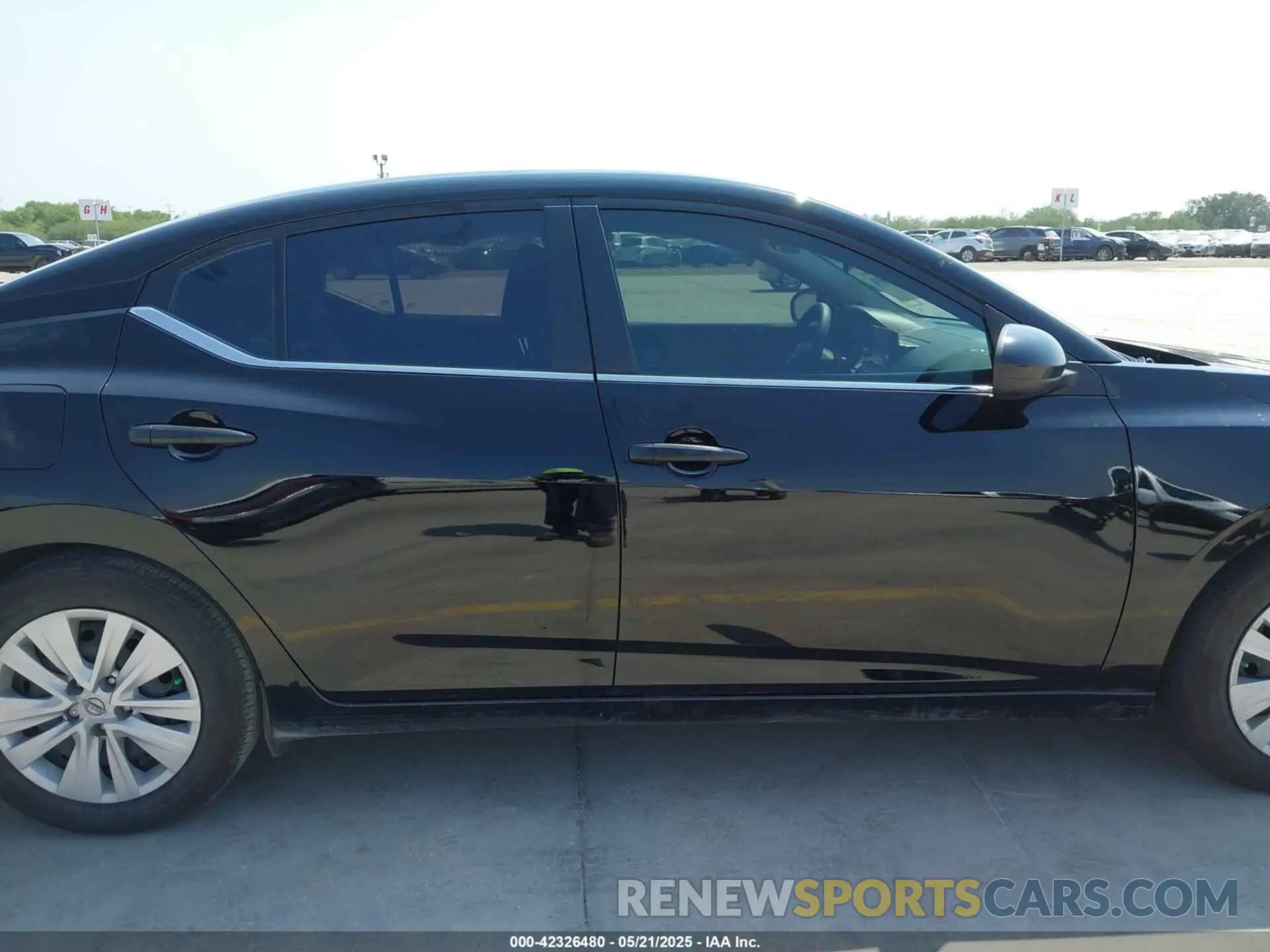 13 fotografías del automóvil dañado 3N1AB8BV2SY208348 NISSAN SENTRA 2025