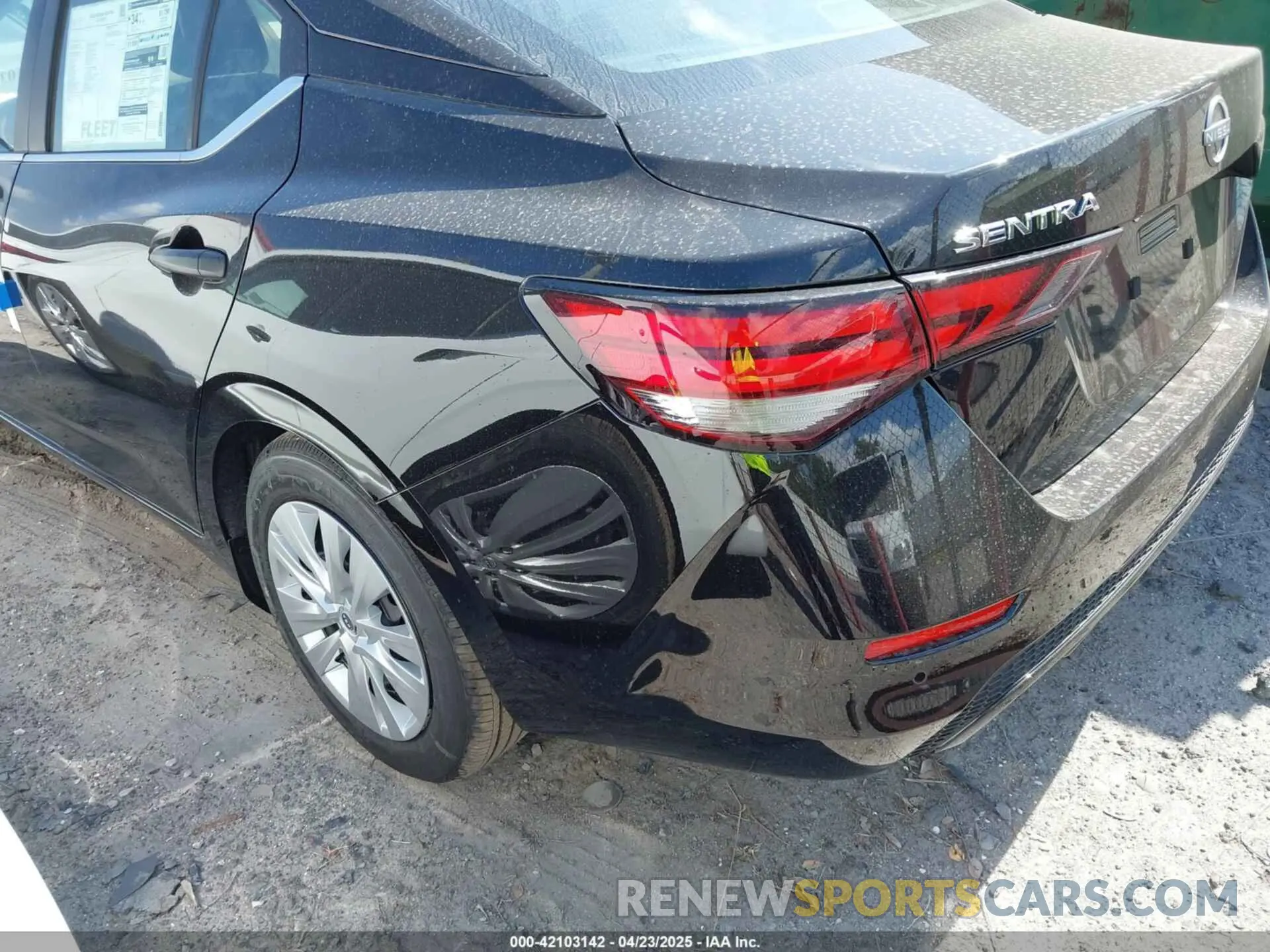 3 fotografías del automóvil dañado 3N1AB8BV2SY320437 NISSAN SENTRA 2025