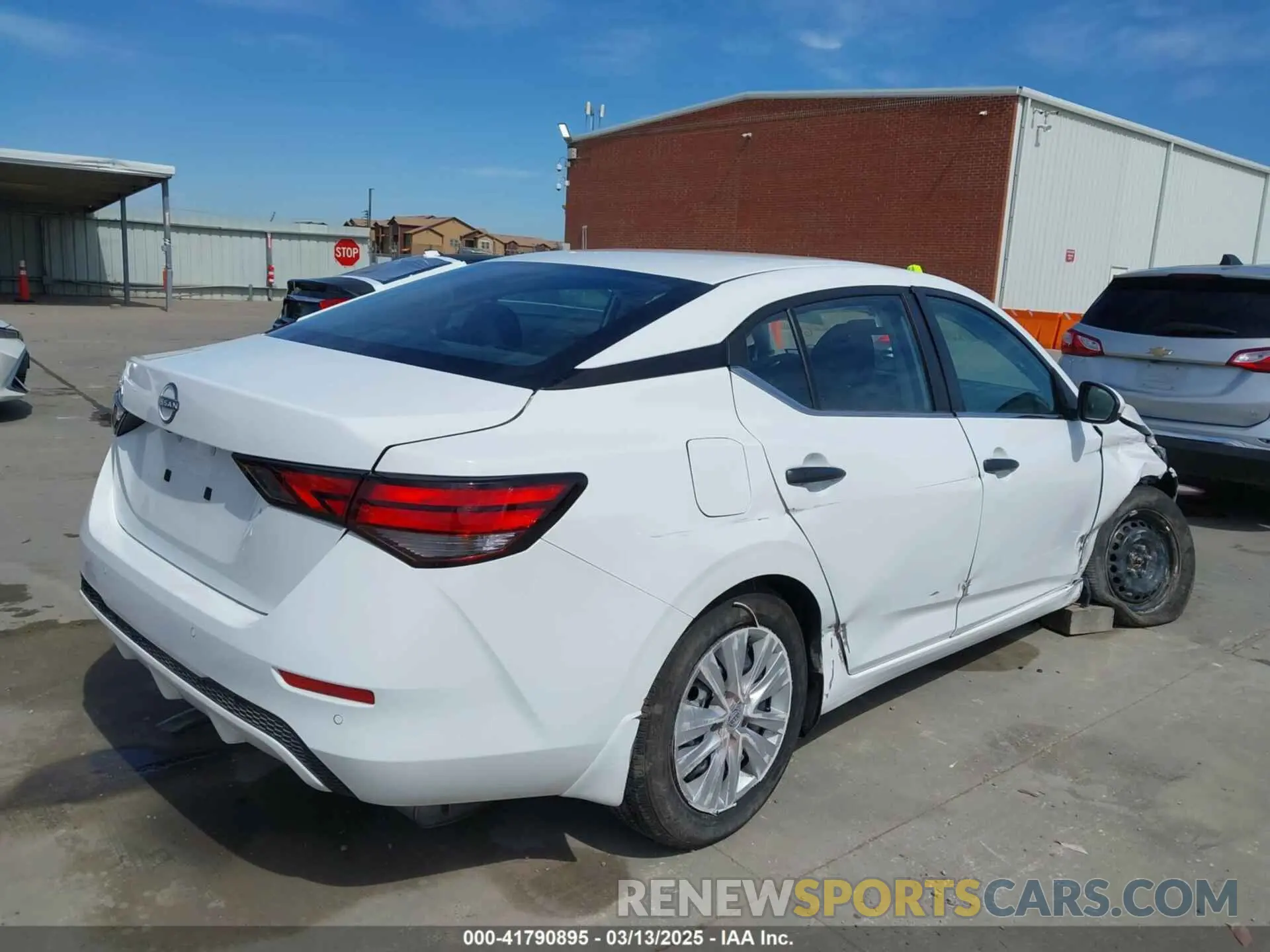 4 fotografías del automóvil dañado 3N1AB8BV5SY206433 NISSAN SENTRA 2025