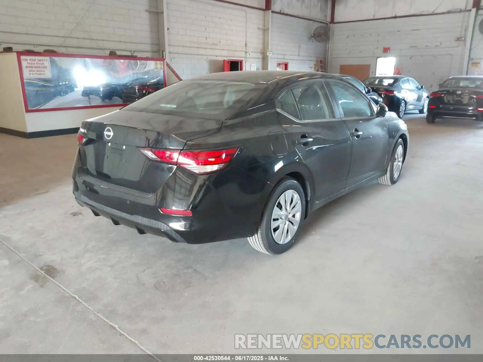 4 fotografías del automóvil dañado 3N1AB8BV5SY323073 NISSAN SENTRA 2025