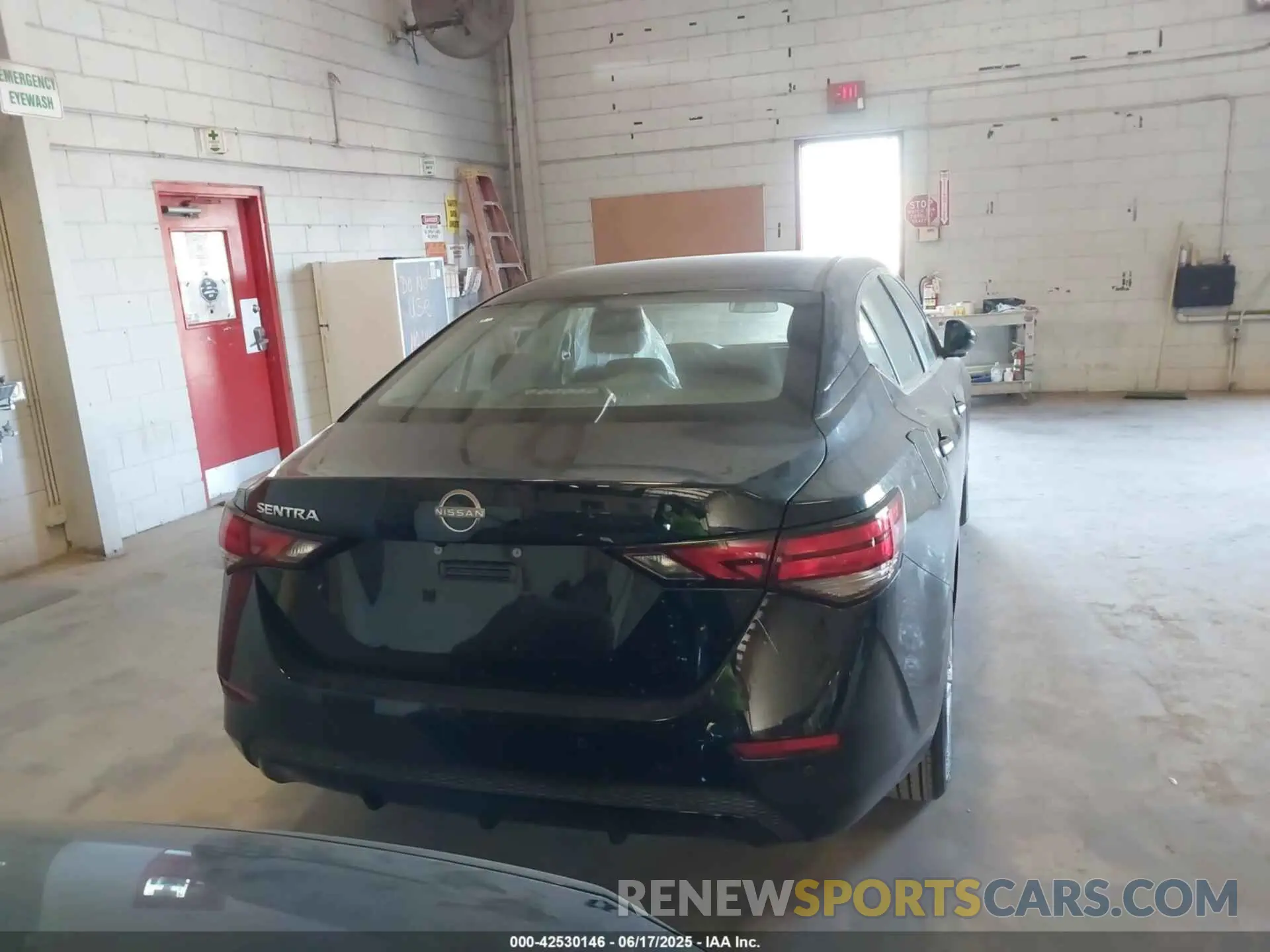 16 fotografías del automóvil dañado 3N1AB8BV5SY323140 NISSAN SENTRA 2025
