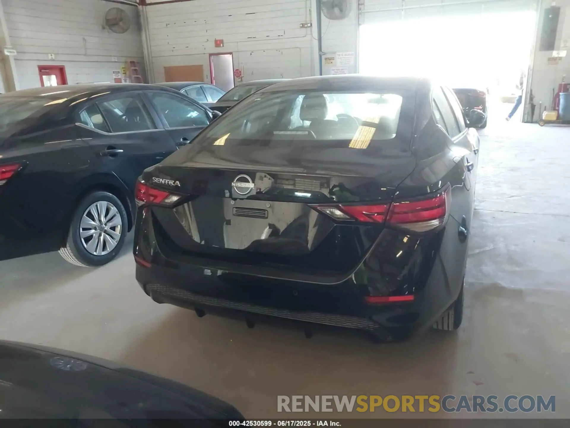 16 fotografías del automóvil dañado 3N1AB8BV5SY323669 NISSAN SENTRA 2025