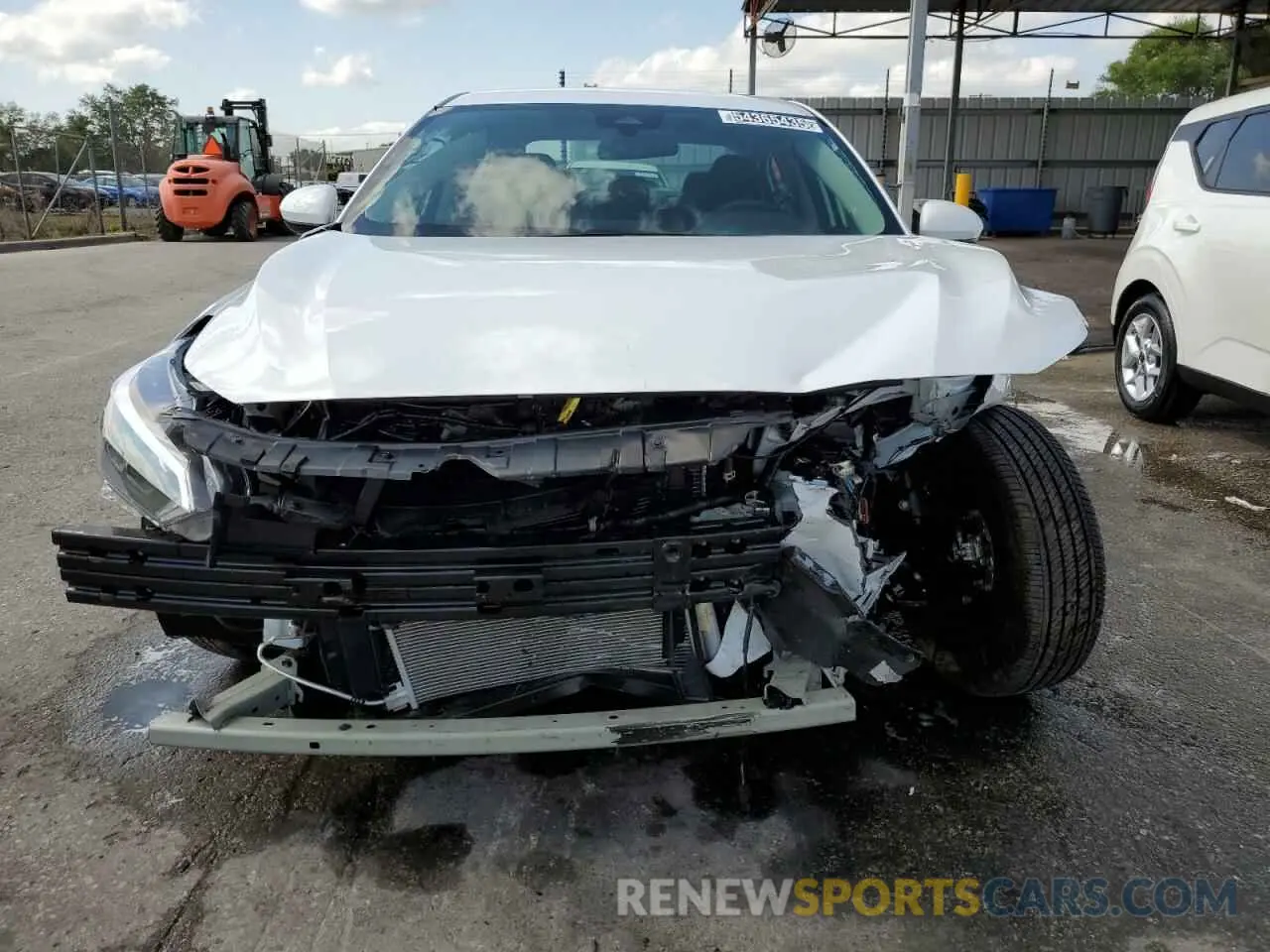 5 fotografías del automóvil dañado 3N1AB8BV6SY226576 NISSAN SENTRA 2025