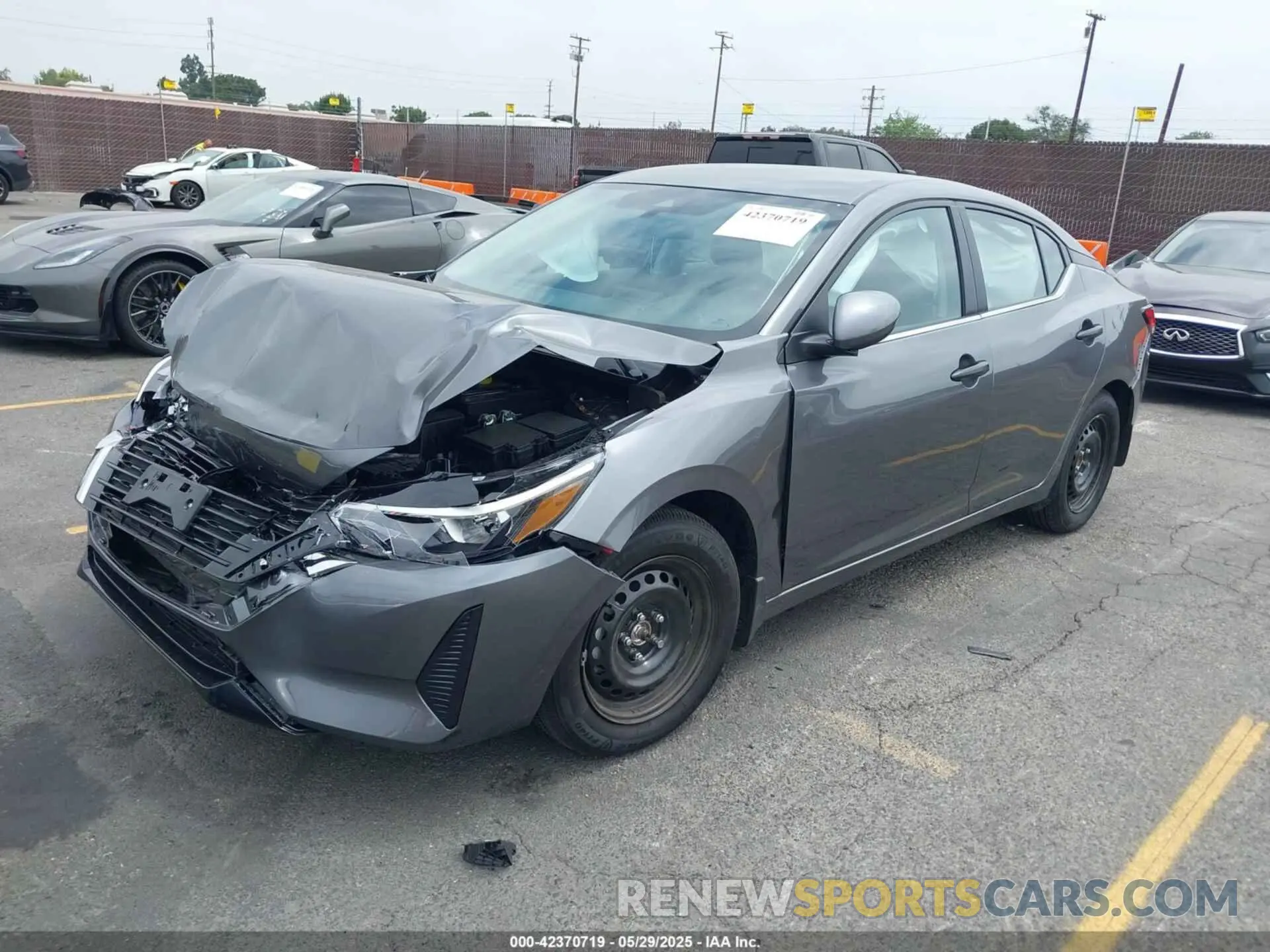 2 fotografías del automóvil dañado 3N1AB8BV6SY308789 NISSAN SENTRA 2025