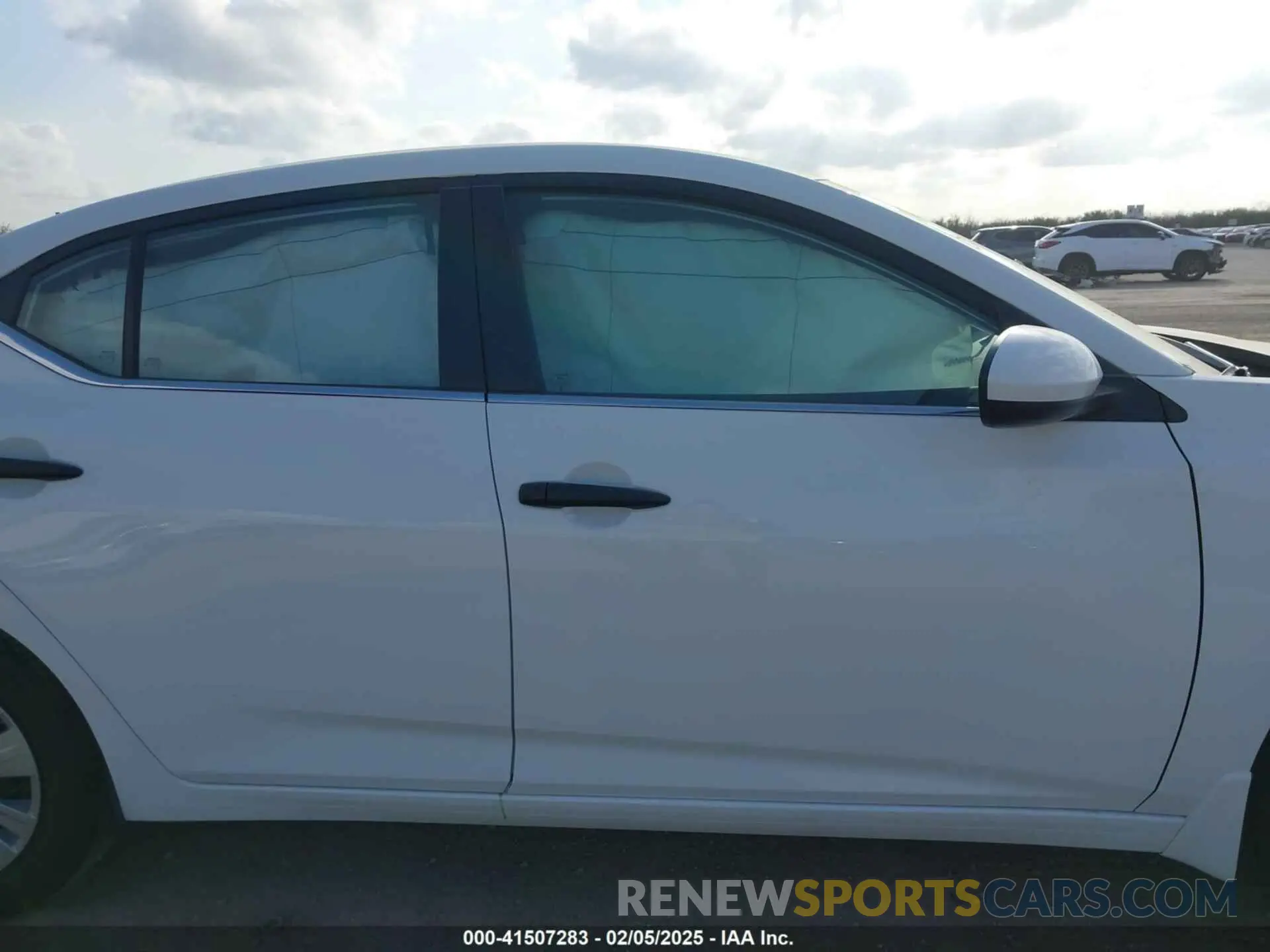 13 fotografías del automóvil dañado 3N1AB8BV7SY266777 NISSAN SENTRA 2025