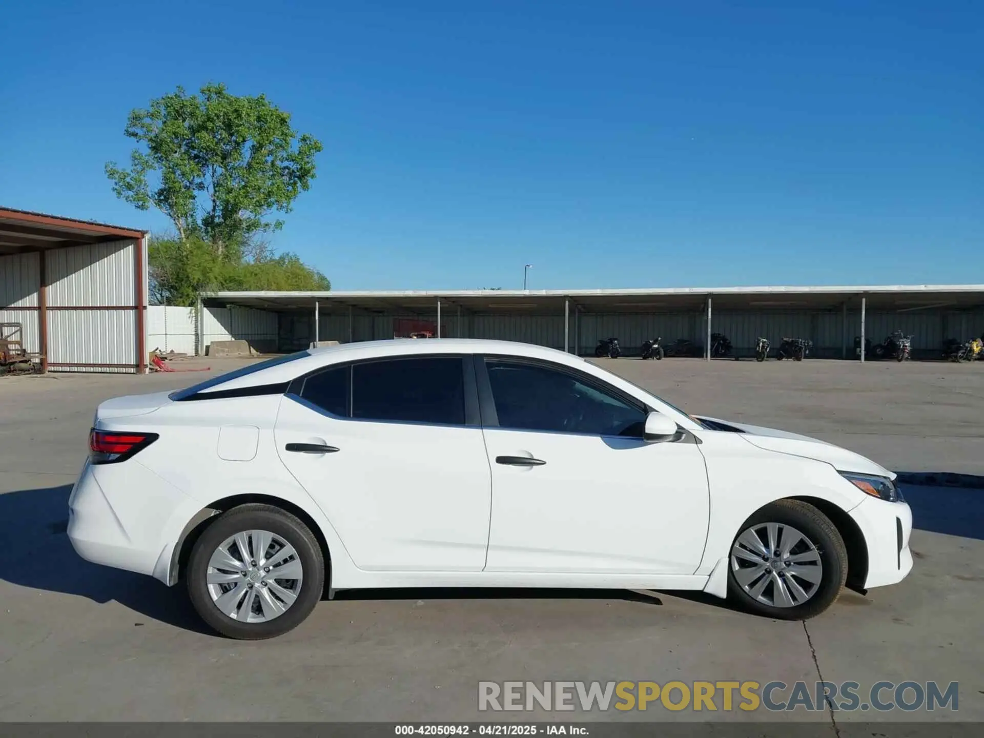 14 fotografías del automóvil dañado 3N1AB8BV7SY267055 NISSAN SENTRA 2025