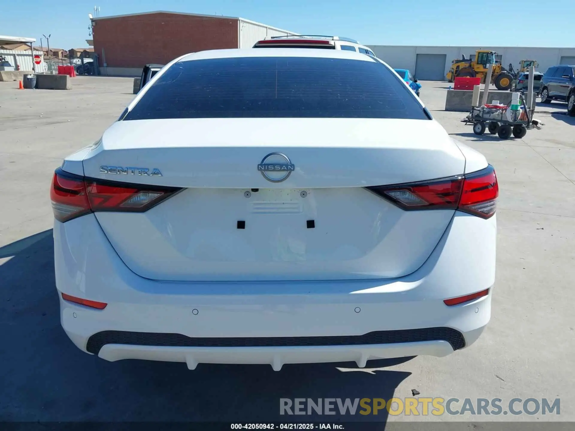17 fotografías del automóvil dañado 3N1AB8BV7SY267055 NISSAN SENTRA 2025