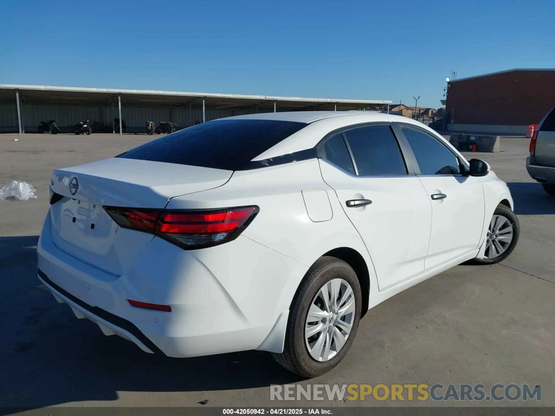 4 fotografías del automóvil dañado 3N1AB8BV7SY267055 NISSAN SENTRA 2025