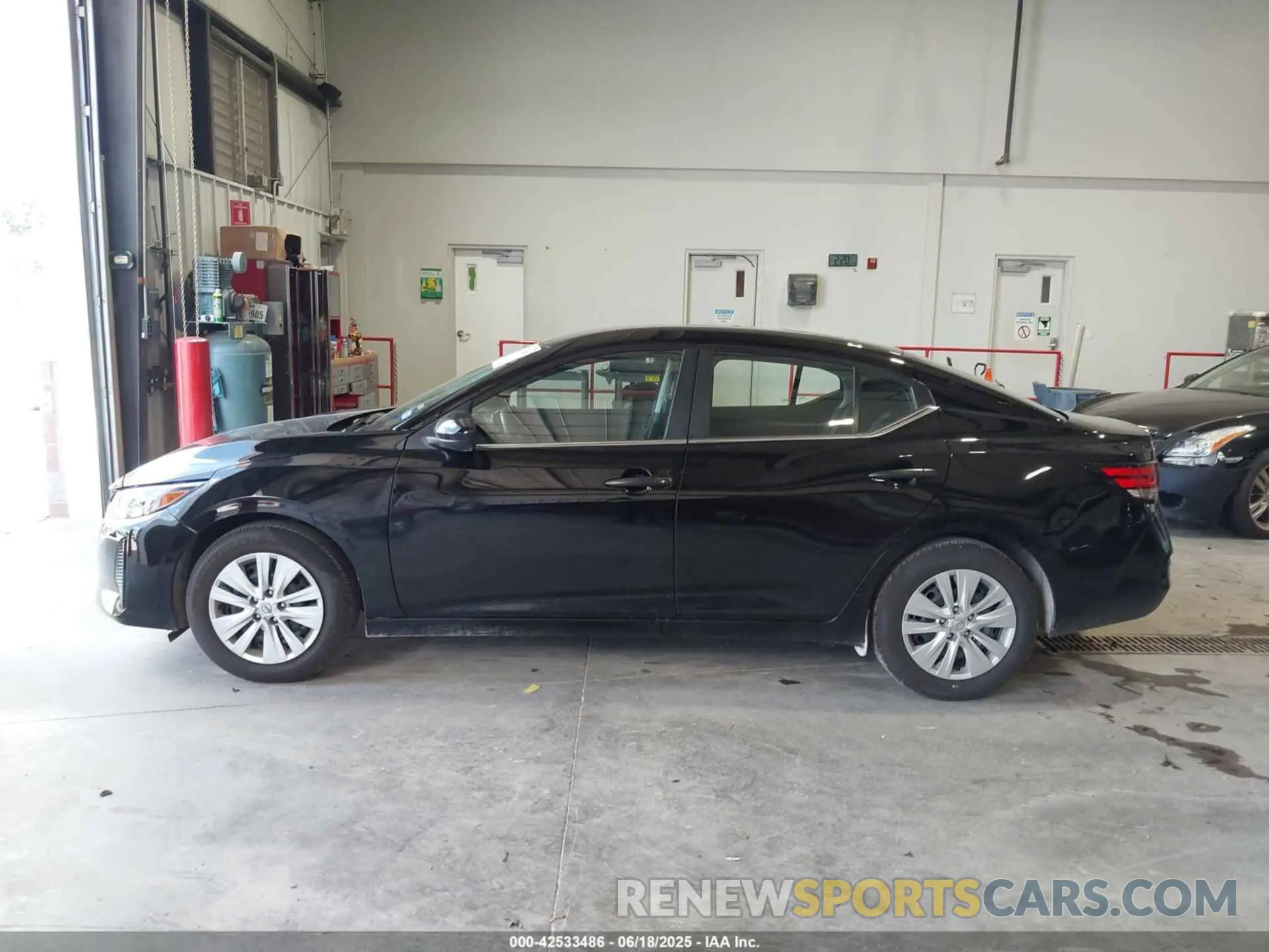 14 fotografías del automóvil dañado 3N1AB8BV7SY307005 NISSAN SENTRA 2025