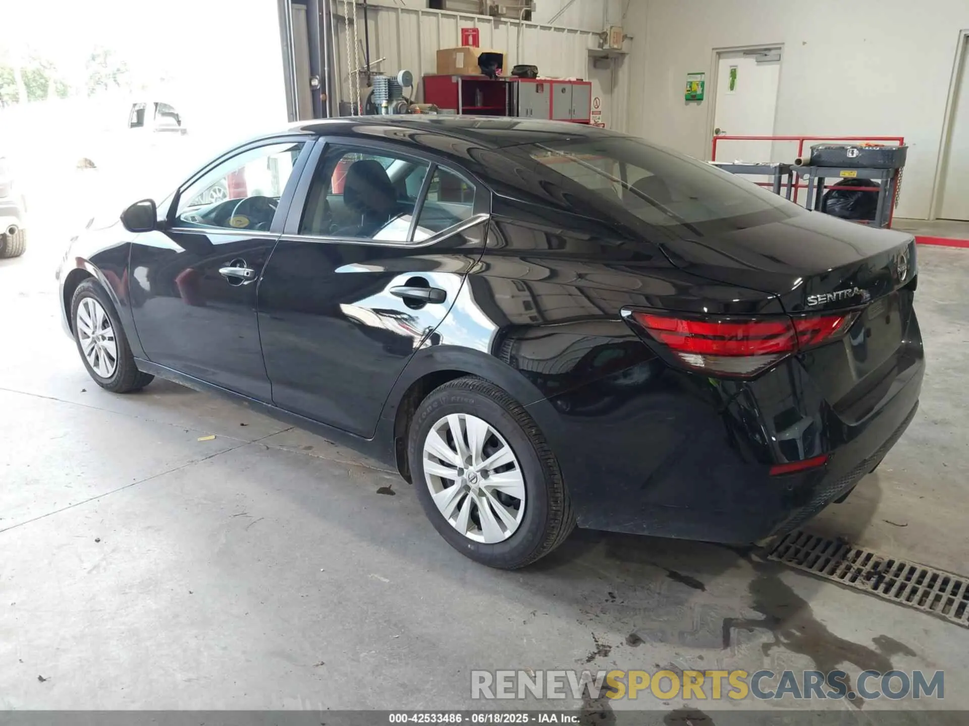 3 fotografías del automóvil dañado 3N1AB8BV7SY307005 NISSAN SENTRA 2025