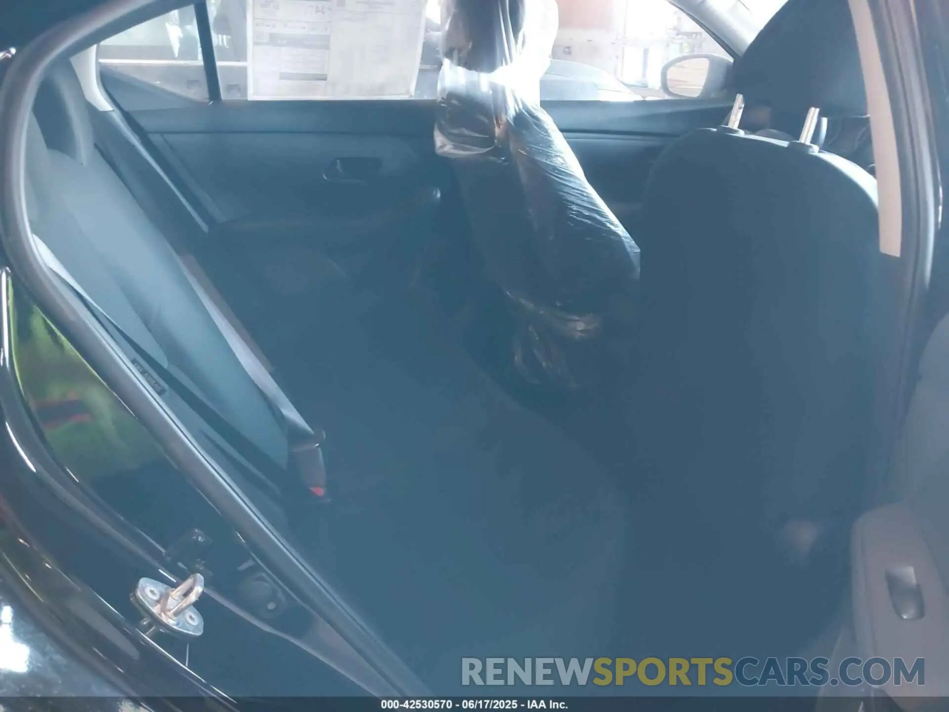 8 fotografías del automóvil dañado 3N1AB8BV7SY323107 NISSAN SENTRA 2025