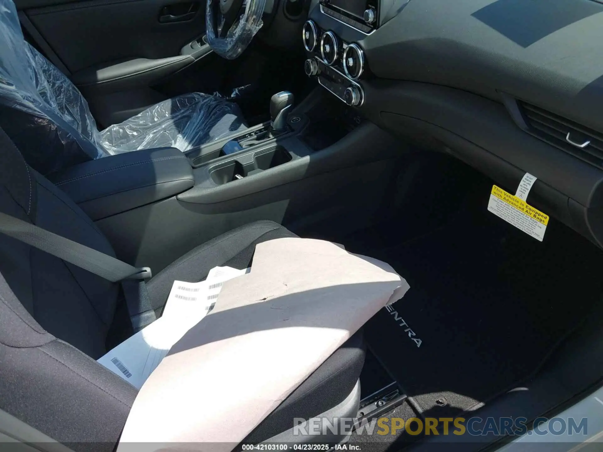 5 fotografías del automóvil dañado 3N1AB8BV8SY319938 NISSAN SENTRA 2025