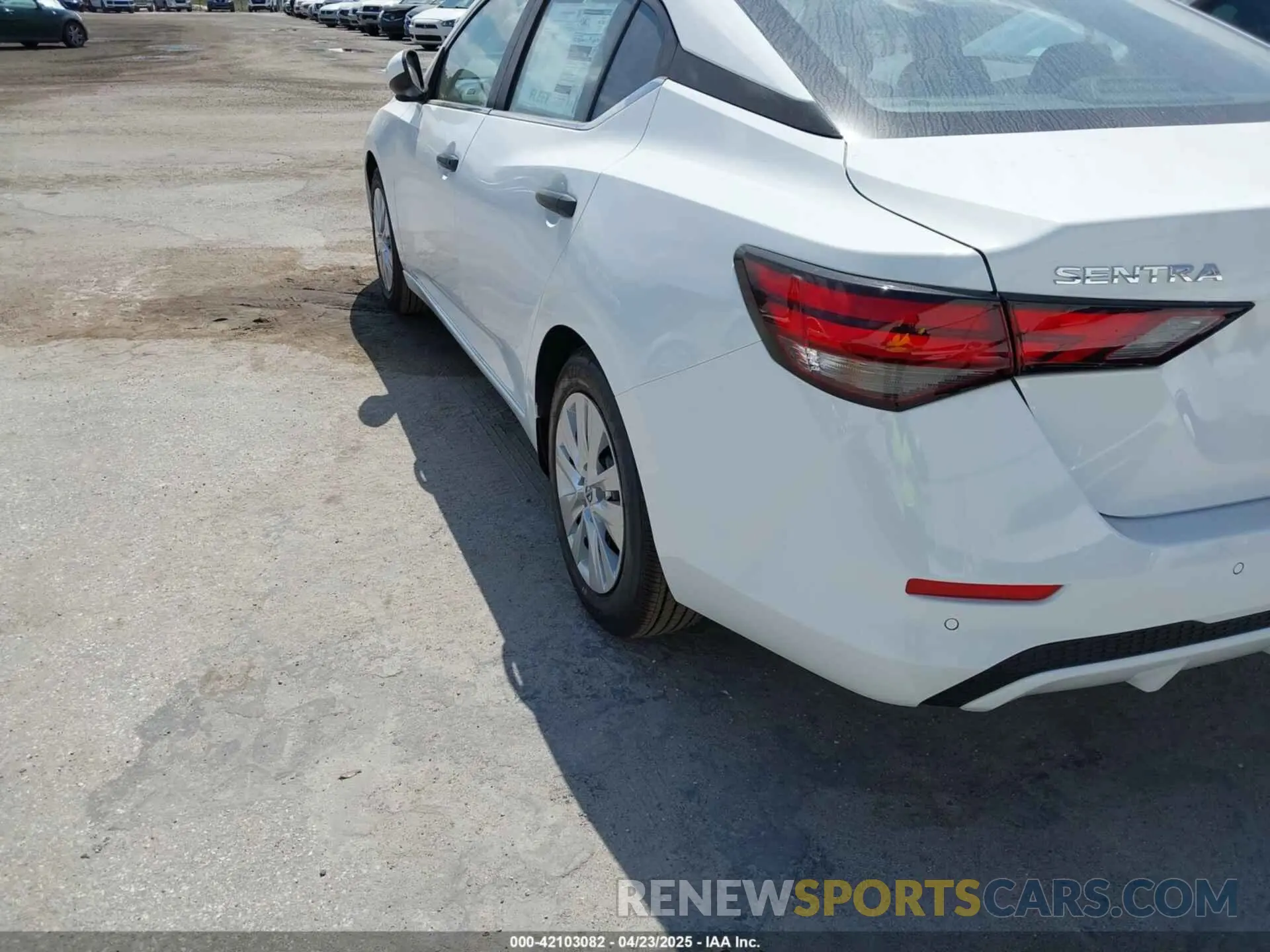 3 fotografías del automóvil dañado 3N1AB8BVXSY317737 NISSAN SENTRA 2025