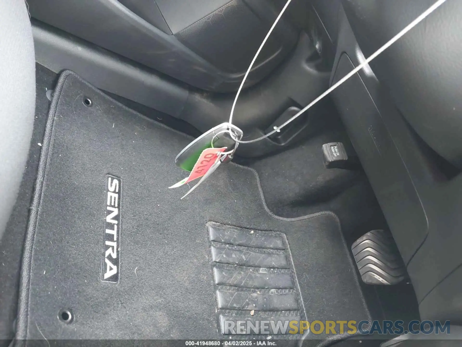 11 fotografías del automóvil dañado 3N1AB8CV0SY300427 NISSAN SENTRA 2025