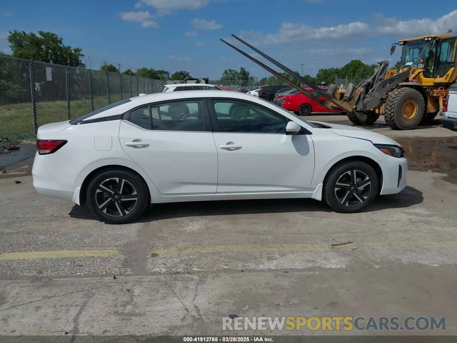 13 fotografías del automóvil dañado 3N1AB8CV2SY207456 NISSAN SENTRA 2025