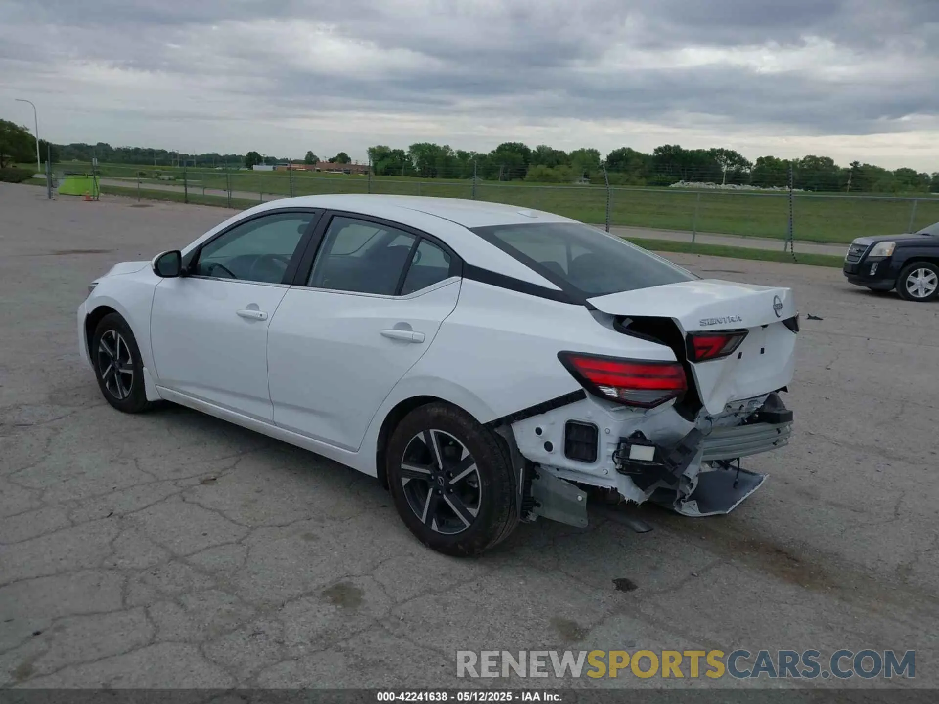 3 fotografías del automóvil dañado 3N1AB8CV2SY225357 NISSAN SENTRA 2025