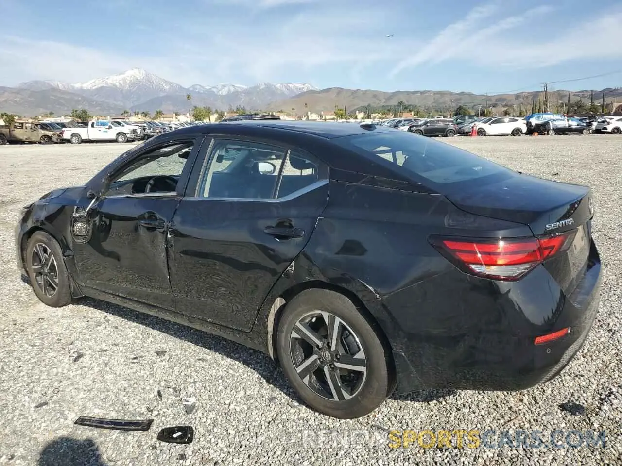 2 fotografías del automóvil dañado 3N1AB8CV2SY242028 NISSAN SENTRA 2025