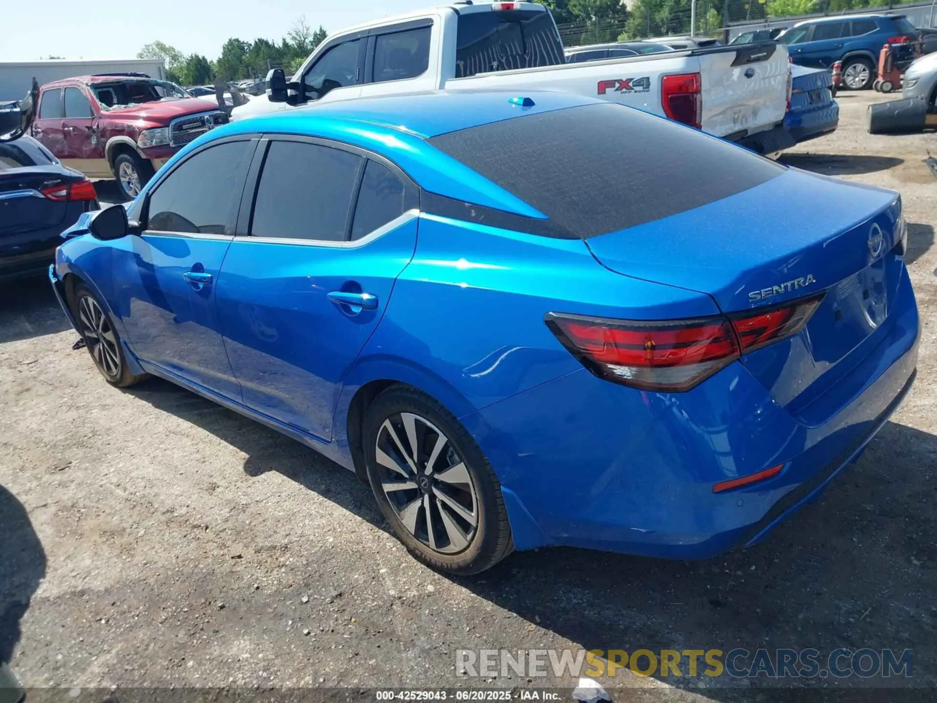 3 fotografías del automóvil dañado 3N1AB8CV2SY243583 NISSAN SENTRA 2025
